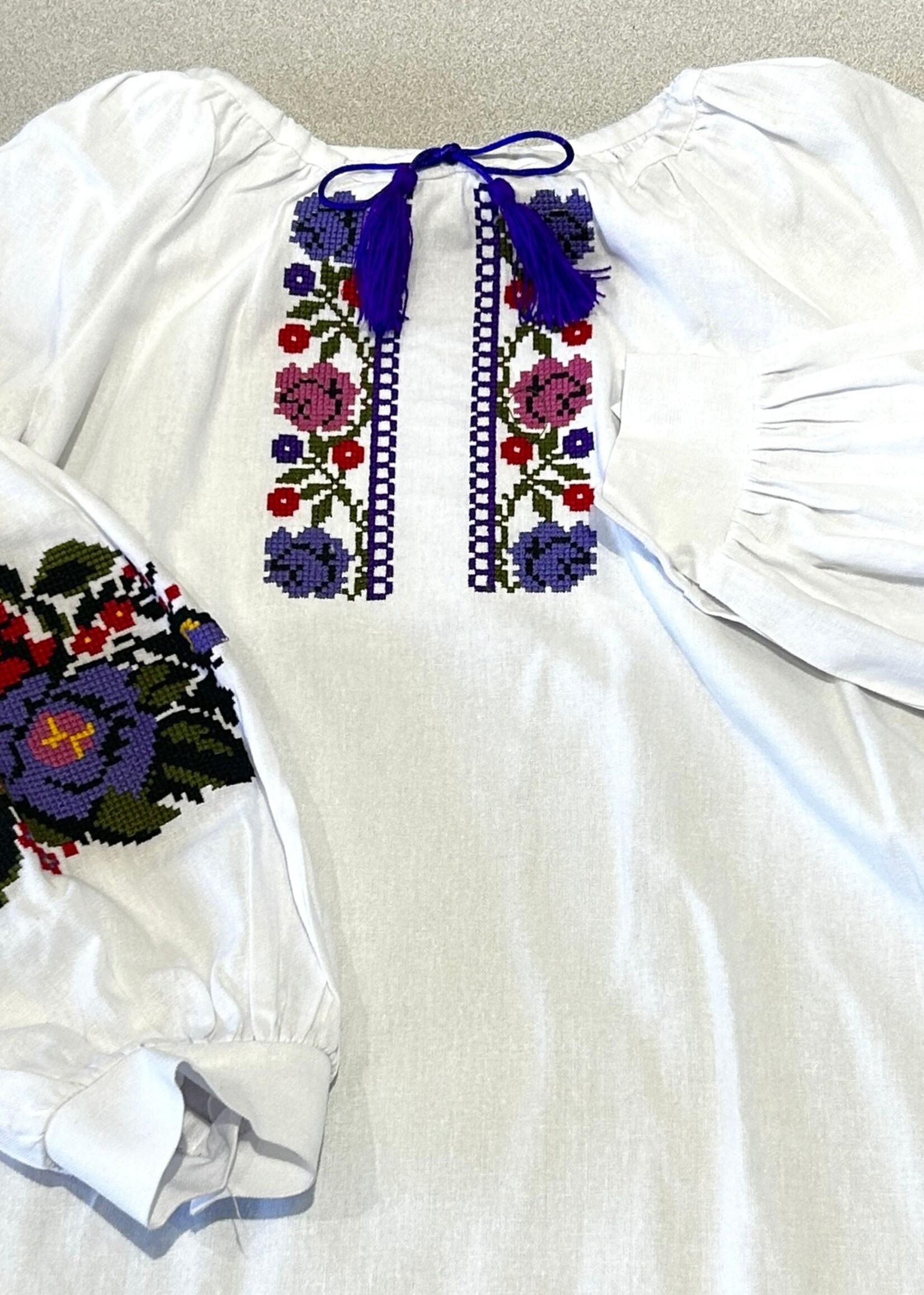 KIDS  -  Girl Vyshyvanka size 134 cm, White &  Cross Stitch  Red / Pink Roses
