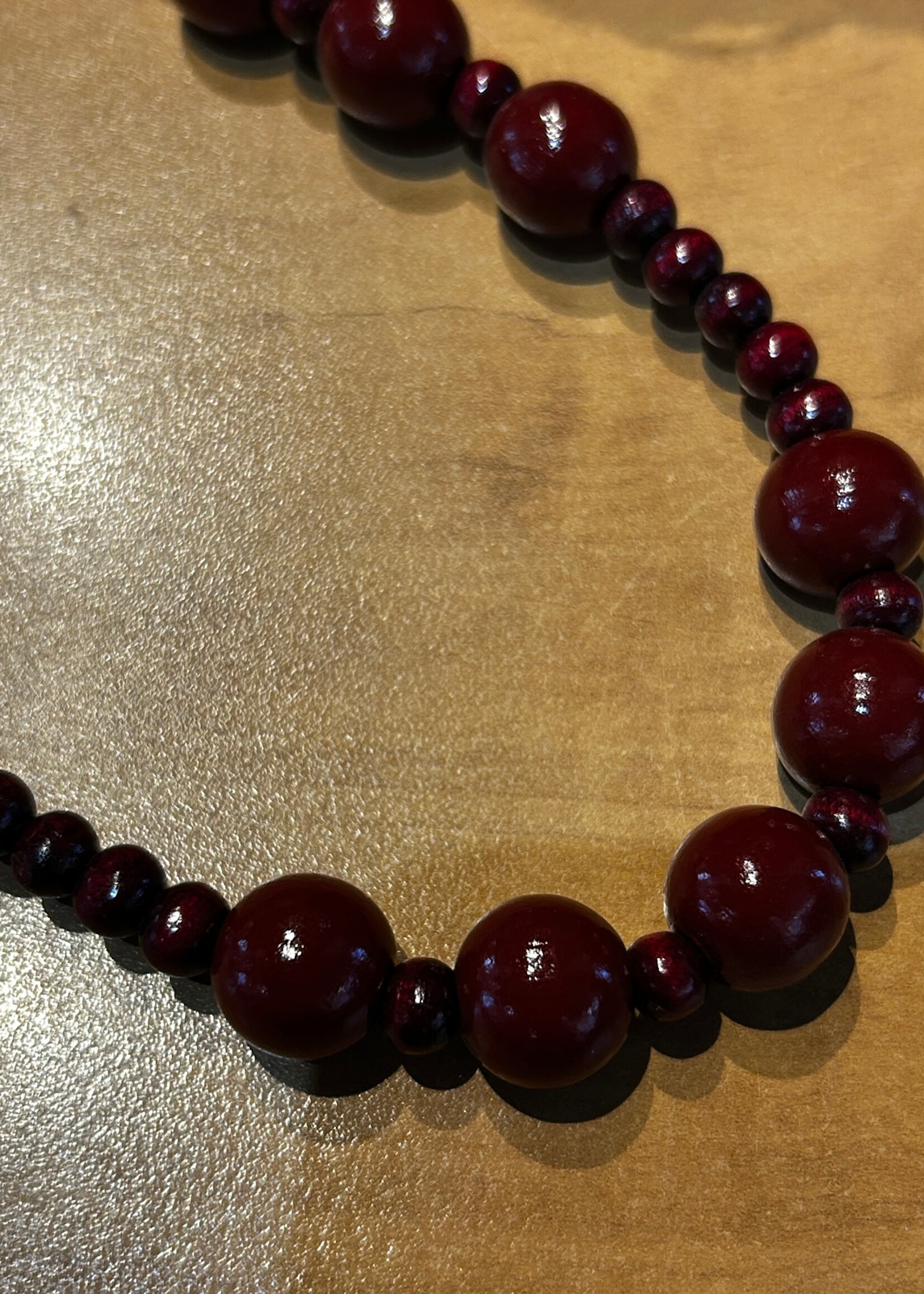 ACCESSORIES - Burgundy Beaded Necklace / Big & Small beads/ 1strand/ Lock Silver Lock