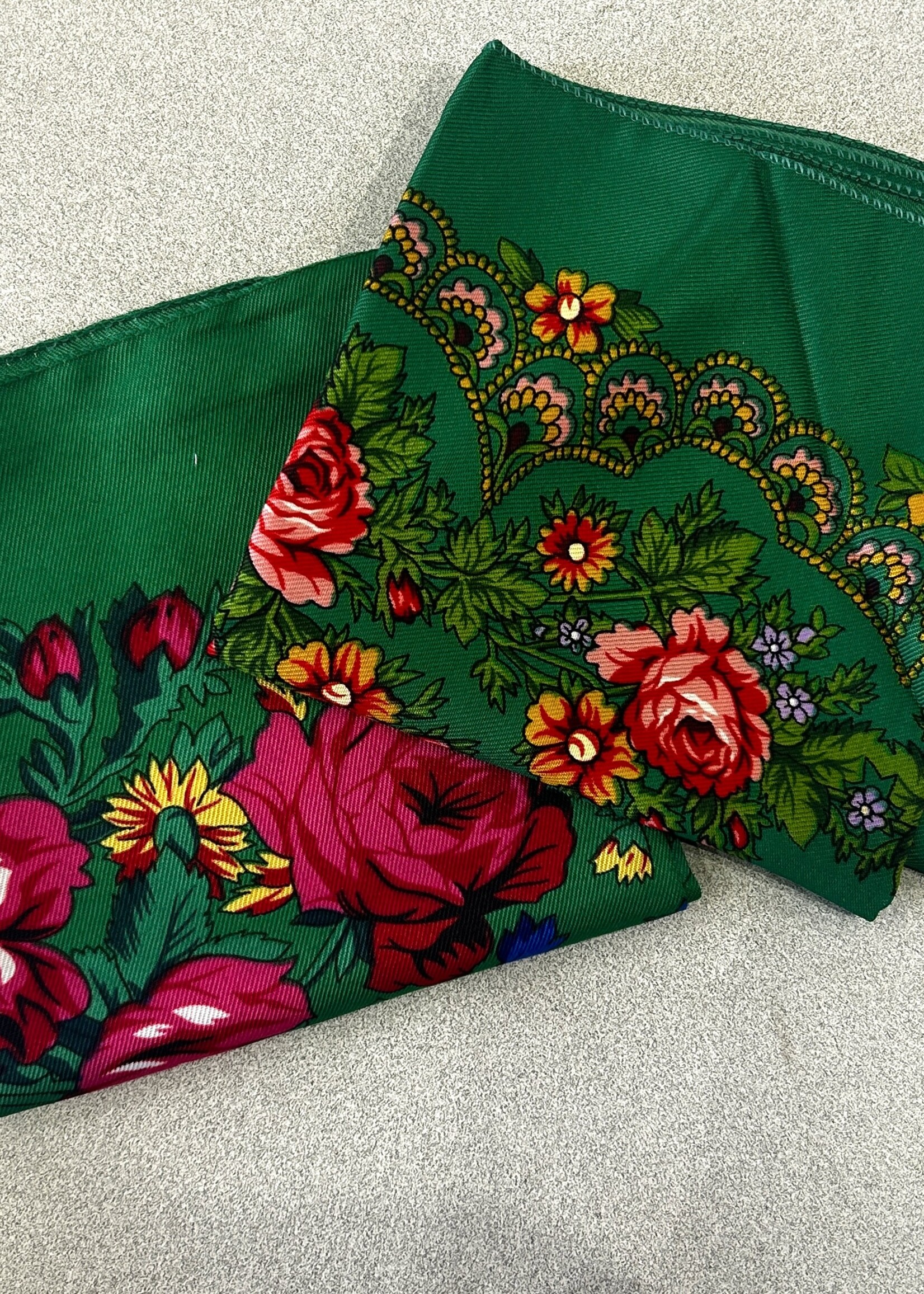APPAREL - (W) Shawl / Ukrainian Hustka Traditional Scarf 27x27"
