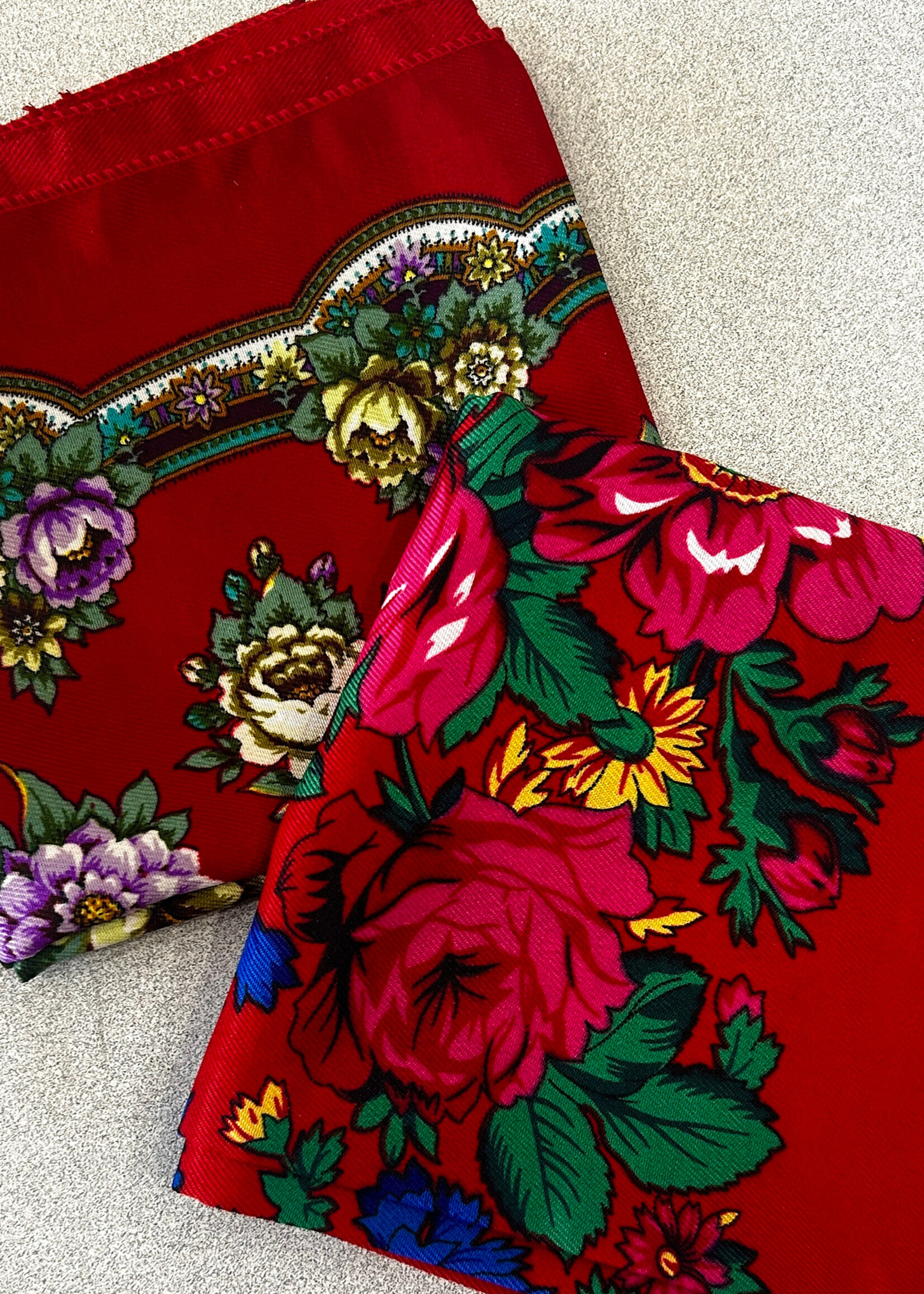 APPAREL - (W) Shawl / Ukrainian Hustka Traditional Scarf 27x27"
