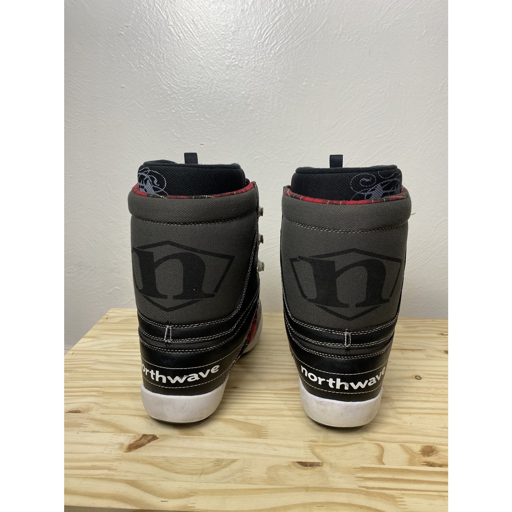 Northwave Northwave Snowboard Boots, Size 6, SOLD AS IS, NO REFUNDS OR EXCHANGES