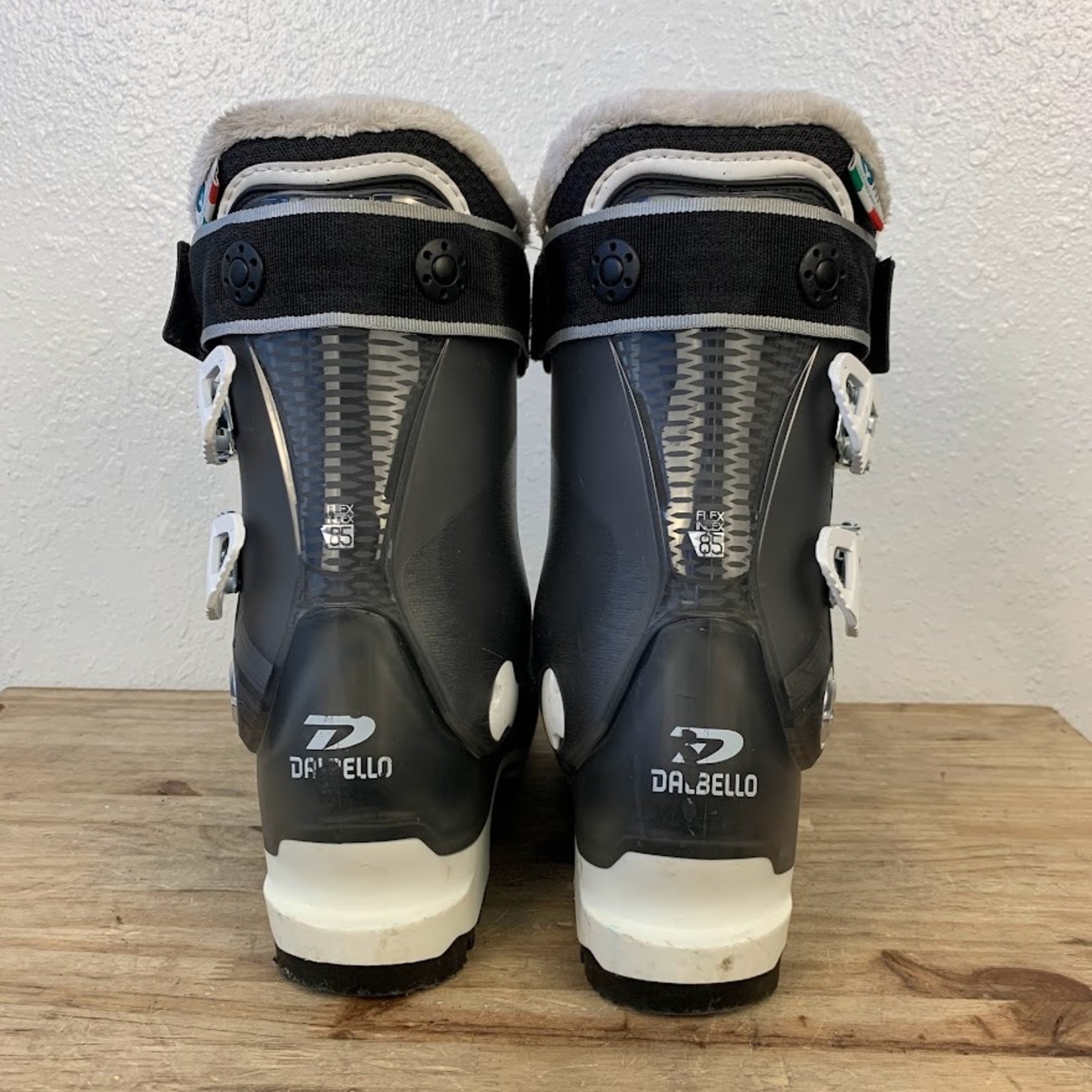 Dalbello Avanti W 85 Ski Boots, Size 22.5