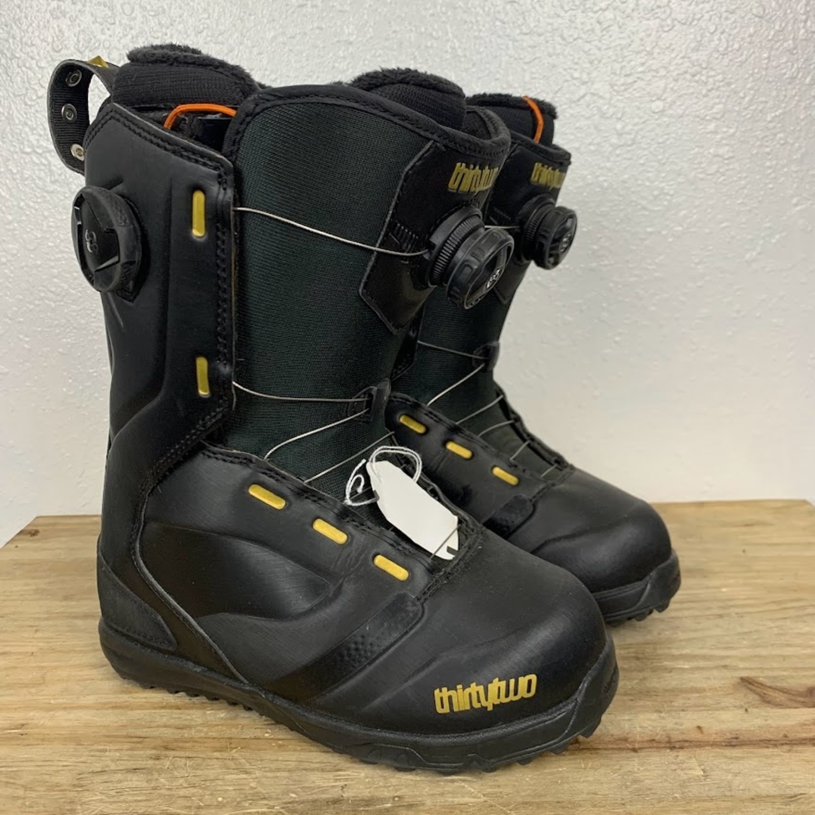 ThirtyTwo Snowboard Boots, Size 6 WMNS