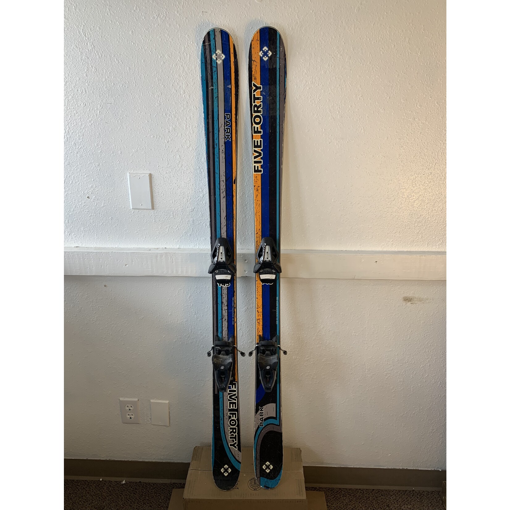 FiveForty FiveForty Park Twin Tip Skis + Tyrolia SX10 Bindings, Size 145cm (Set for 24 boots)