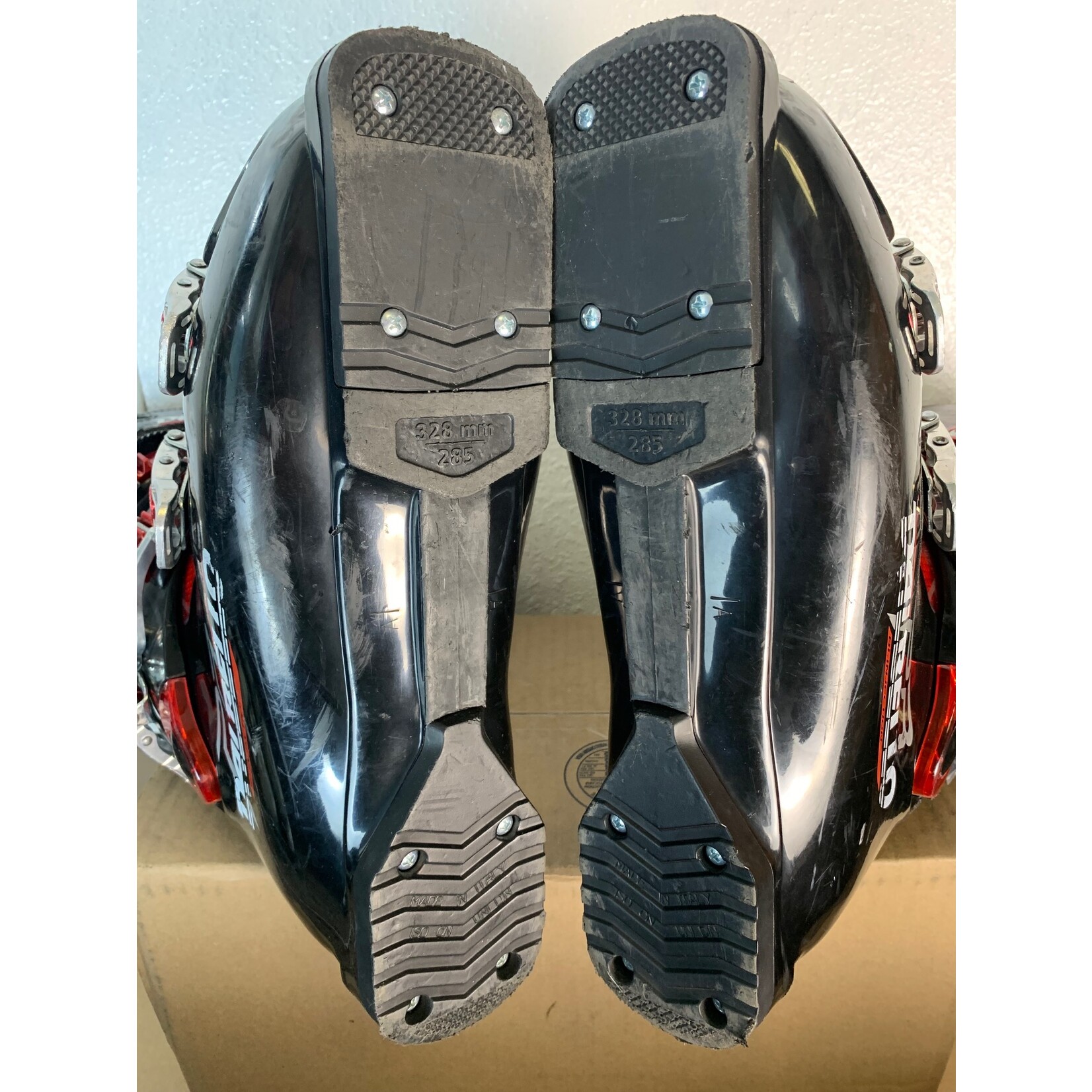 Dalbello Dalbello Proton 100 Ski Boots, Size 28.5
