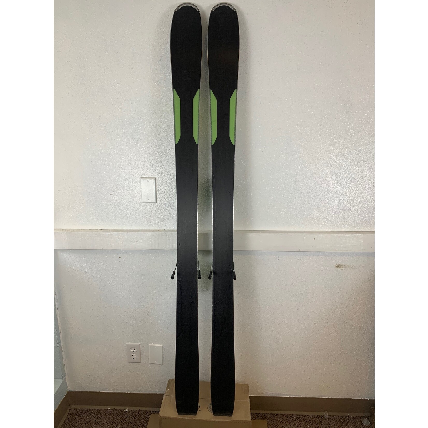 Dynastar 2019 Dynastar Legend X88 Skis + Look NX12 Demo Bindings