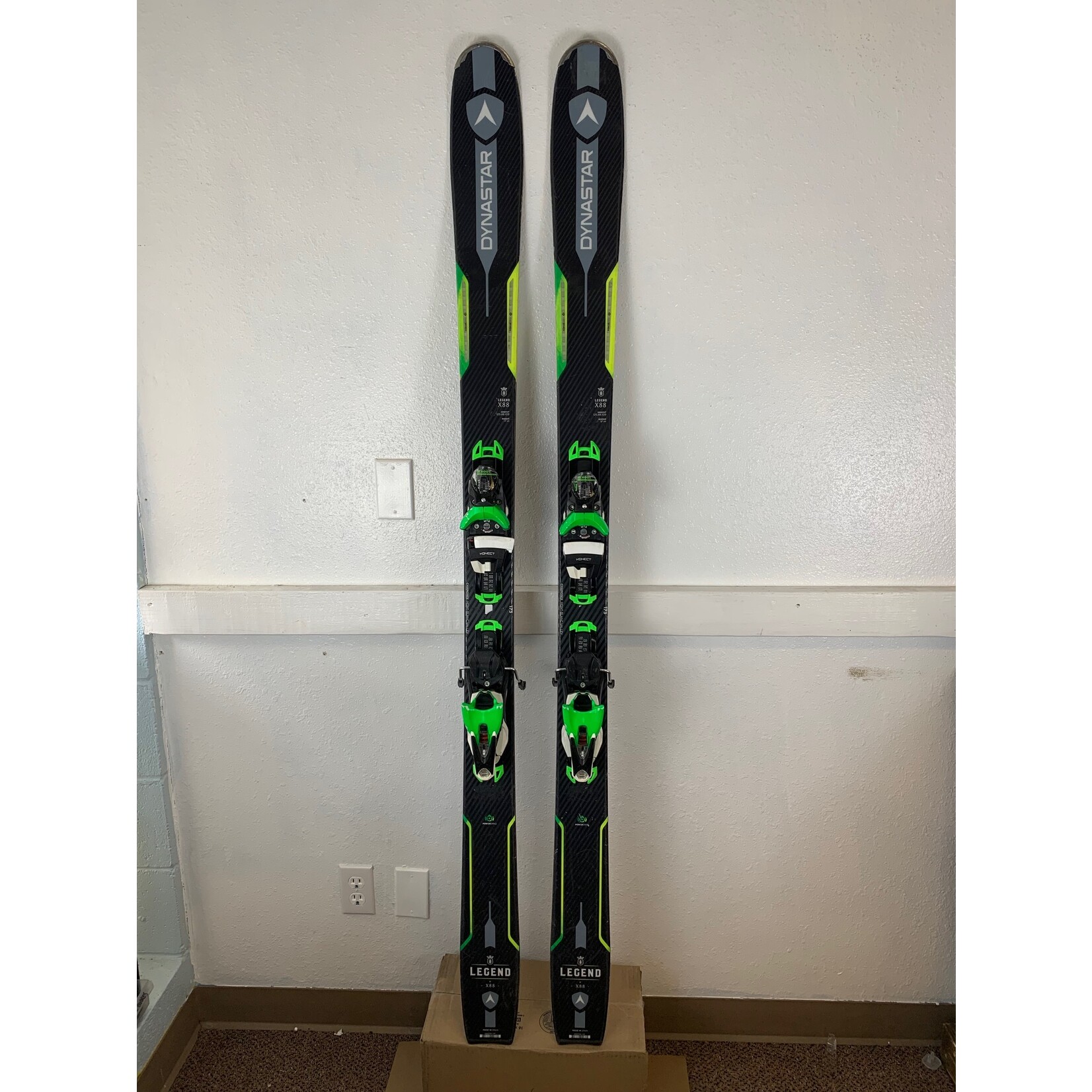 Dynastar 2019 Dynastar Legend X88 Skis + Look NX12 Demo Bindings