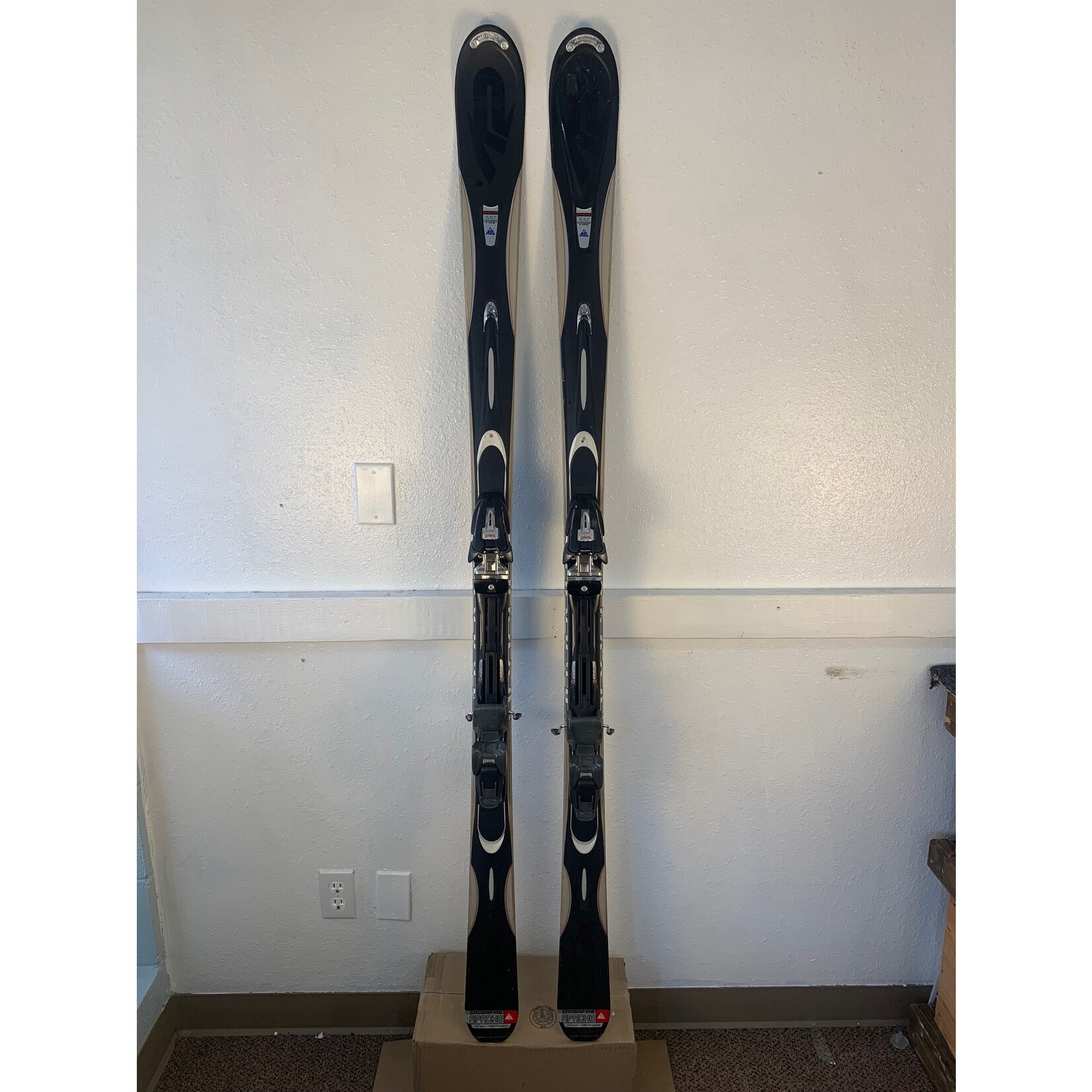 K2 K2 Apache Skis (174 cm)