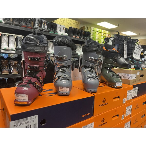 Snowsports Outlet BIG Discounts on Demo Skis and Used Snowboard Gear Snowsports Outlet by