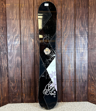 Used Option Bella Snowboard, Size 153