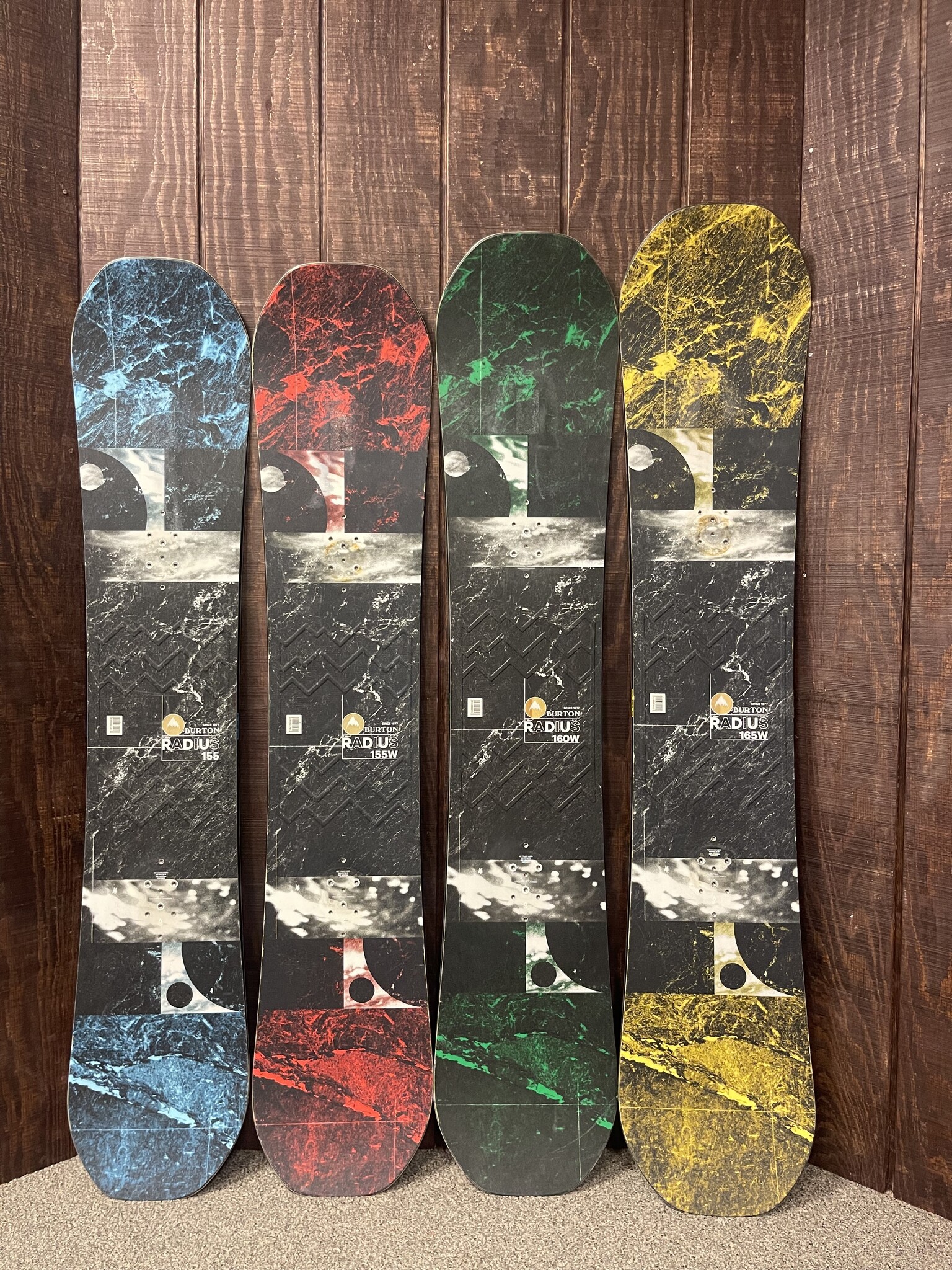 売れ筋・人気アイテム 商品 Radius Burton 2022 Snowboard Rocky by Outlet Snowsports - ボード
