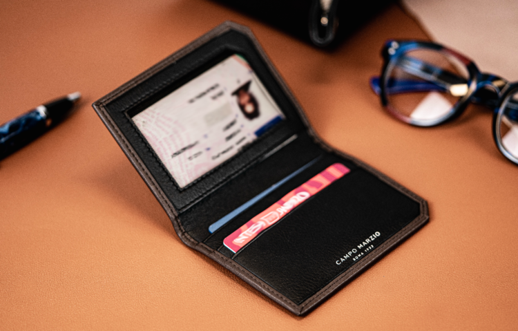 CREDIT CARD HOLDER BI-FOLD