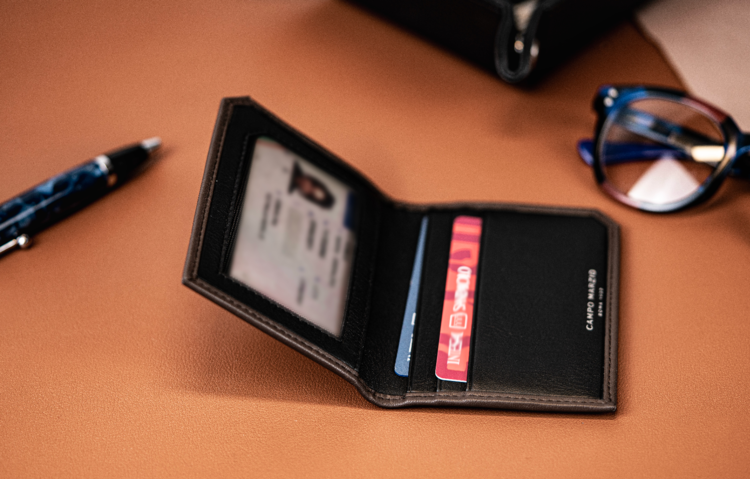 CREDIT CARD HOLDER BI-FOLD