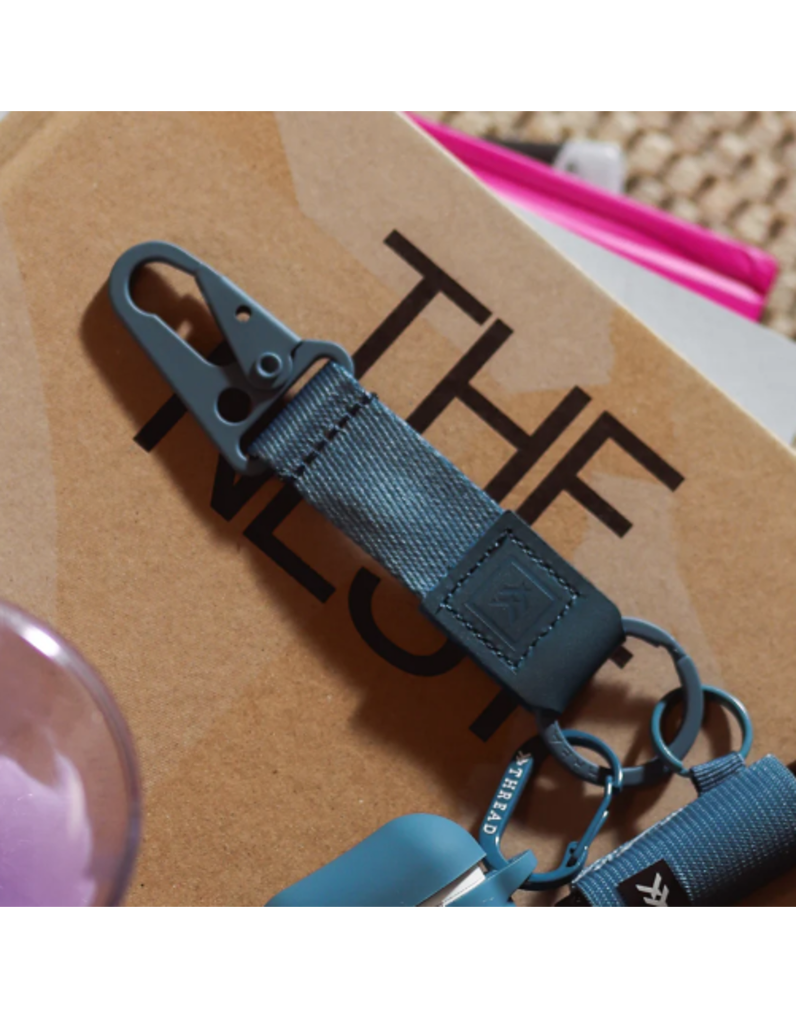 THREAD THREAD KEYCHAIN CLIP