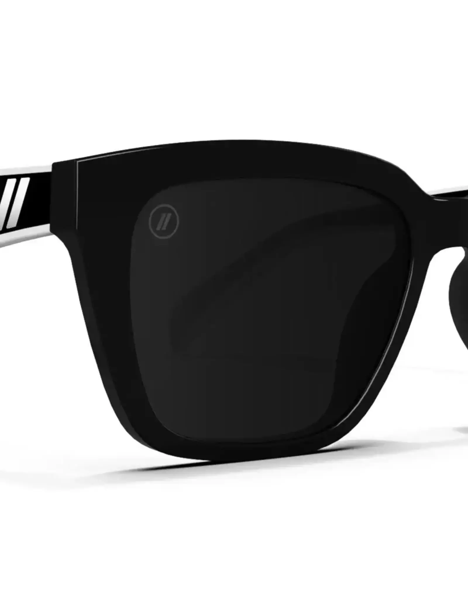 BLENDERS MAVE BLACK LIMO