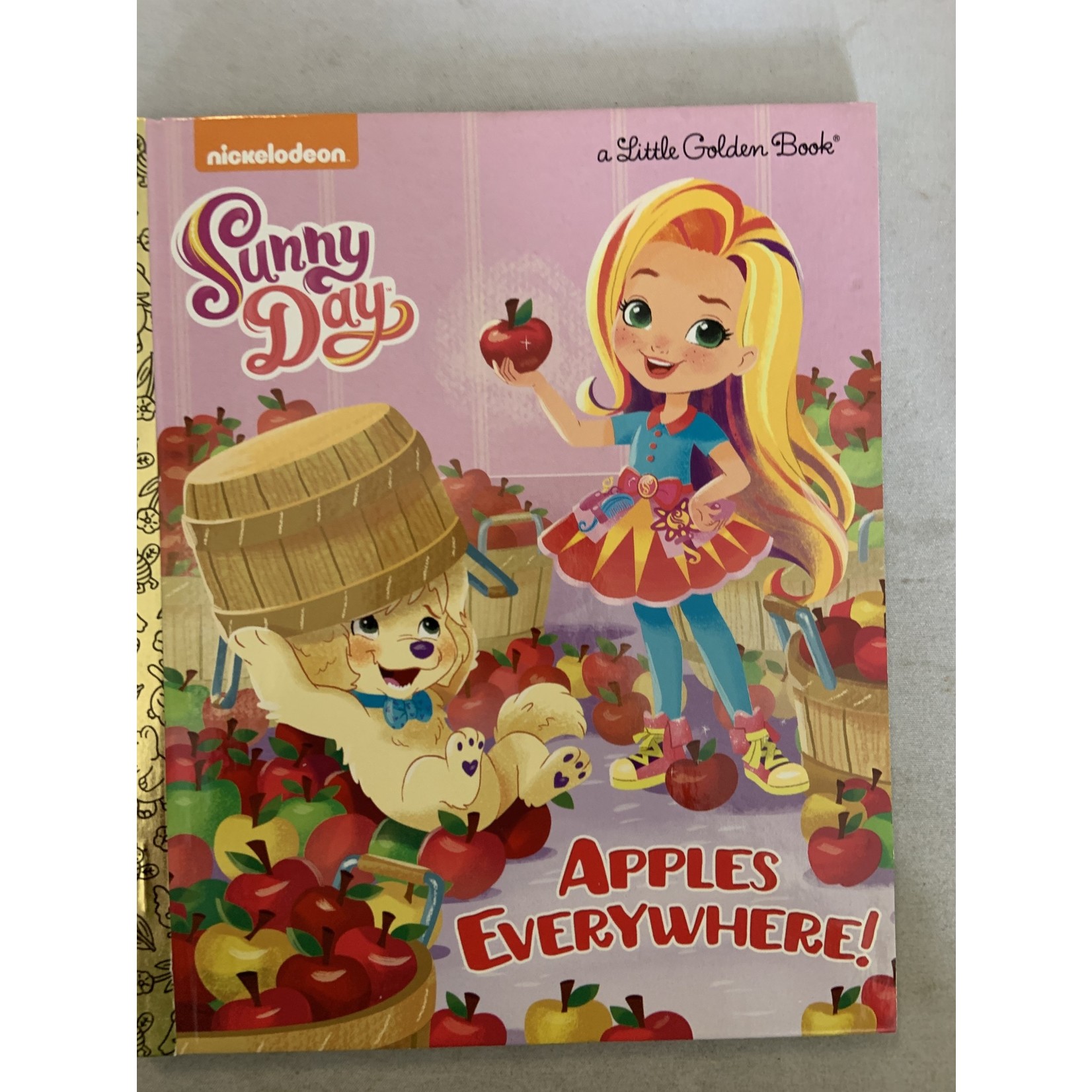 Little Golden Books Apples Everywhere! (Sunny Day)