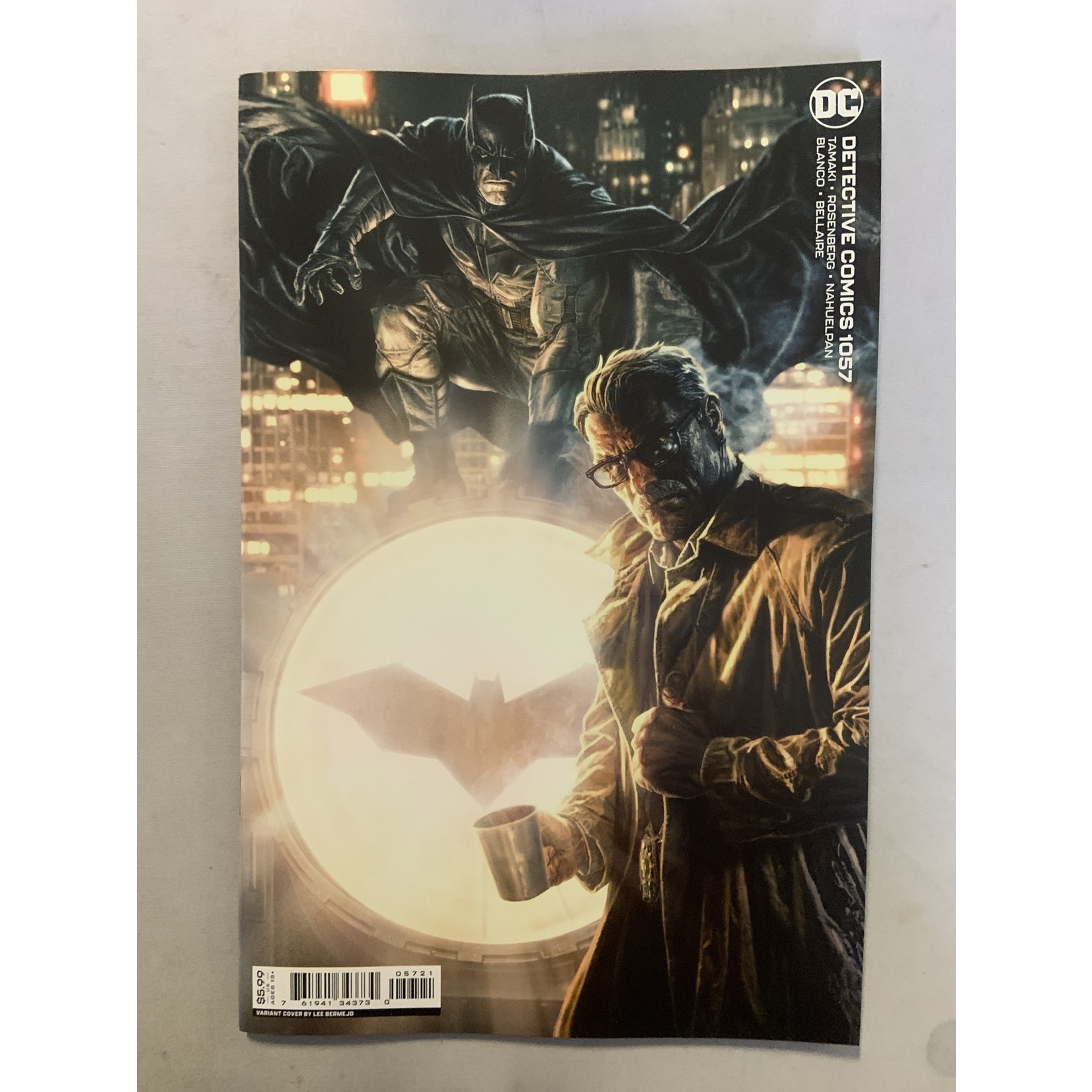 DC Comics Batman Detective Comics: 2016 #1057 B