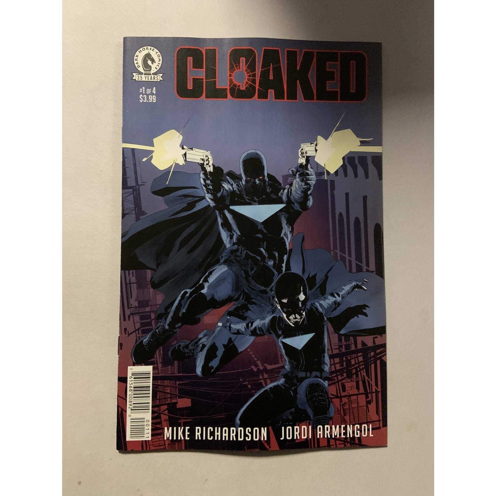 DARK HORSE COMICS Cloaked 2021 #1 (Of 4) Cvr A Armengol