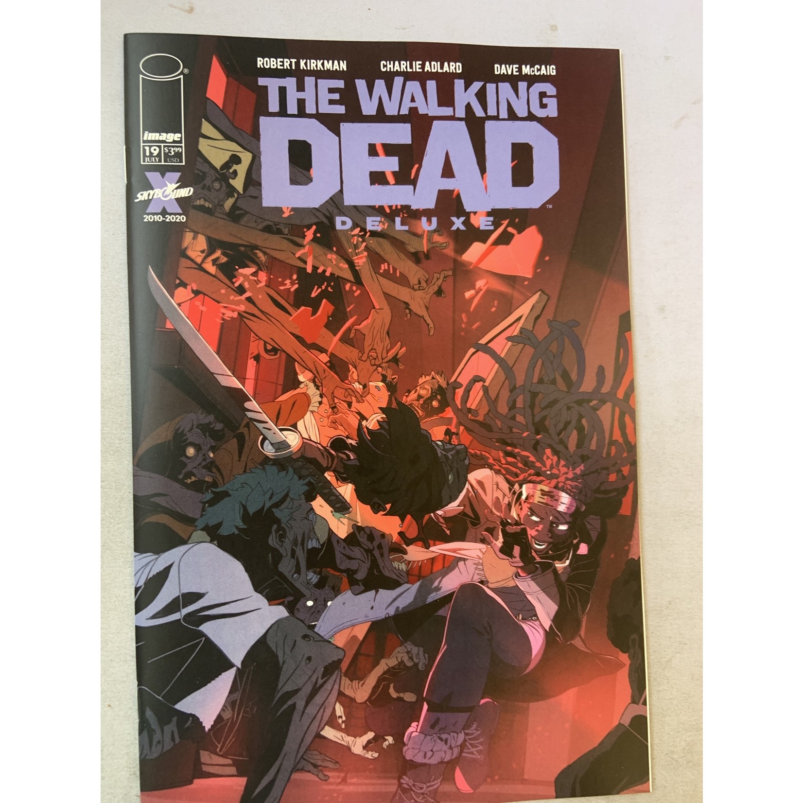 IMAGE COMICS Walking Dead Dlx 2021 #19 Cvr H Conley (Mr)