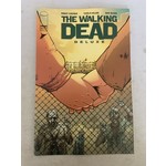 IMAGE COMICS Walking Dead Dlx 2020 #21 Cvr B Moore & Mccaig (Mr)