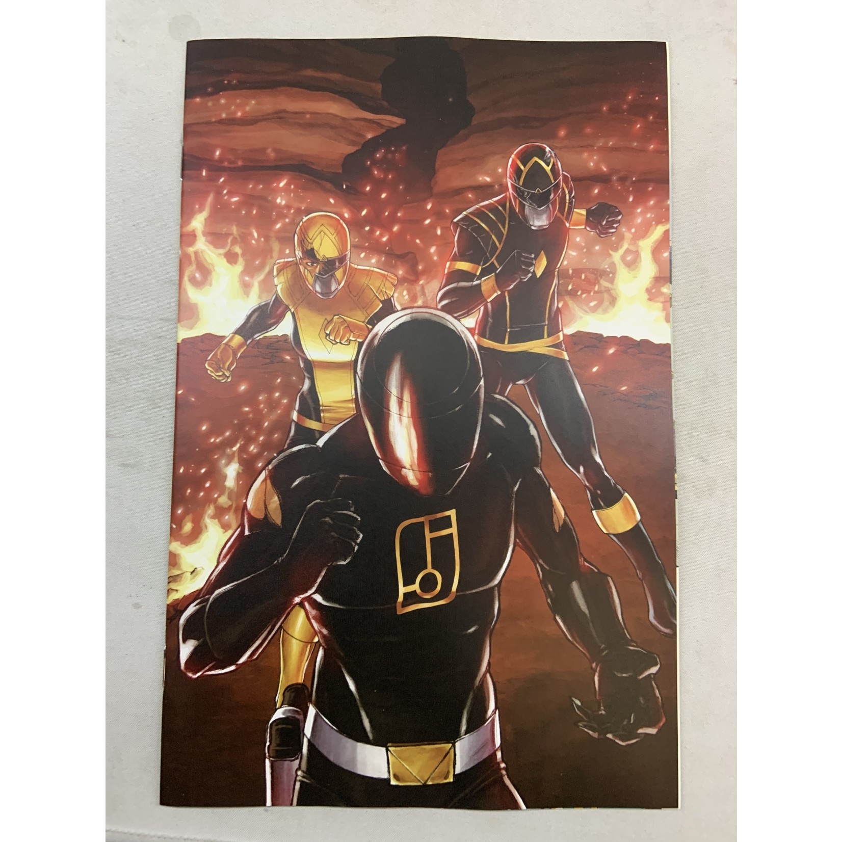 BOOM! STUDIOS Power Rangers 2020 #22 Cvr C 10 Copy Incv Martinez (C: 1-0-0)