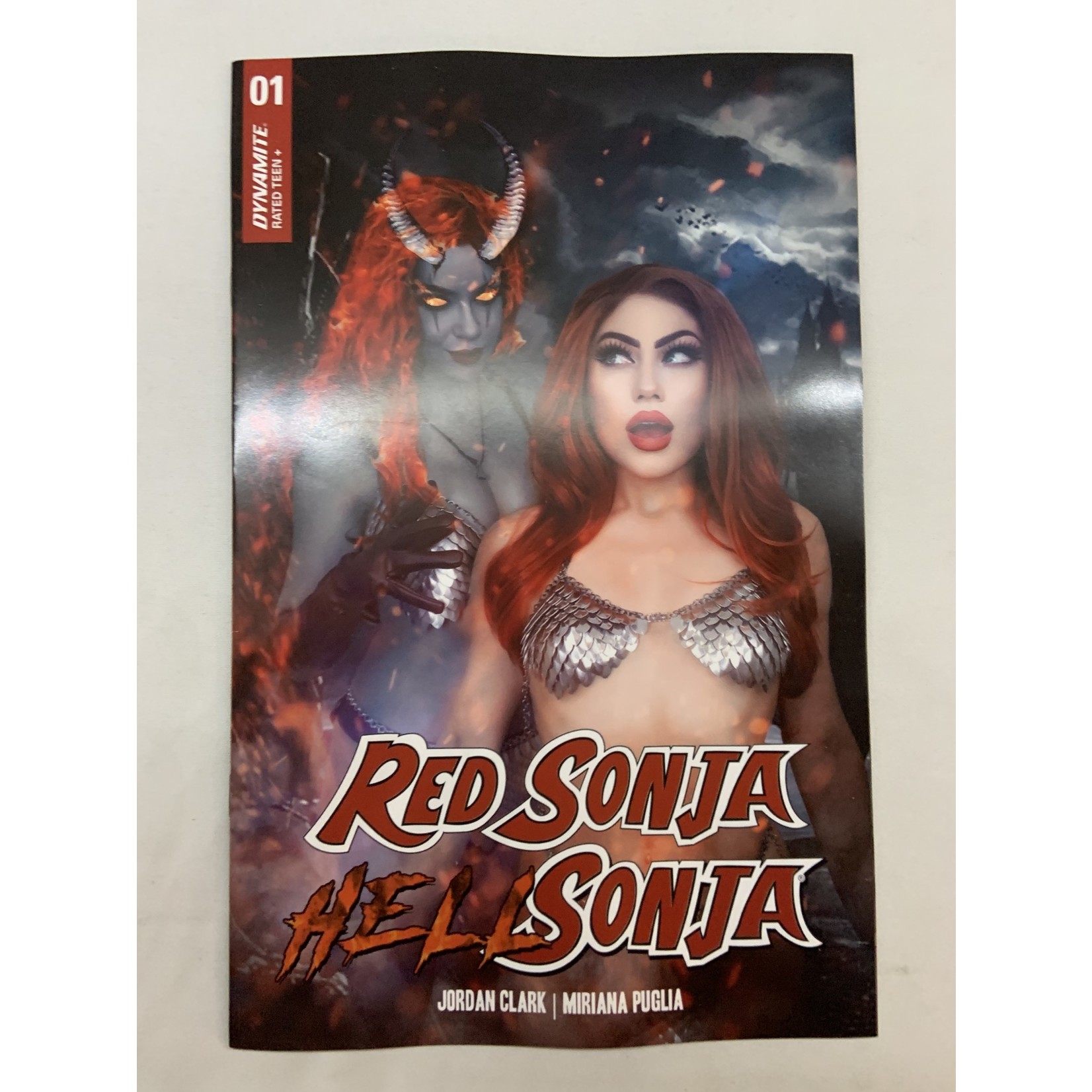 DYNAMITE Red Sonja Hell Sonja 2022 #1 Cvr E Cosplay