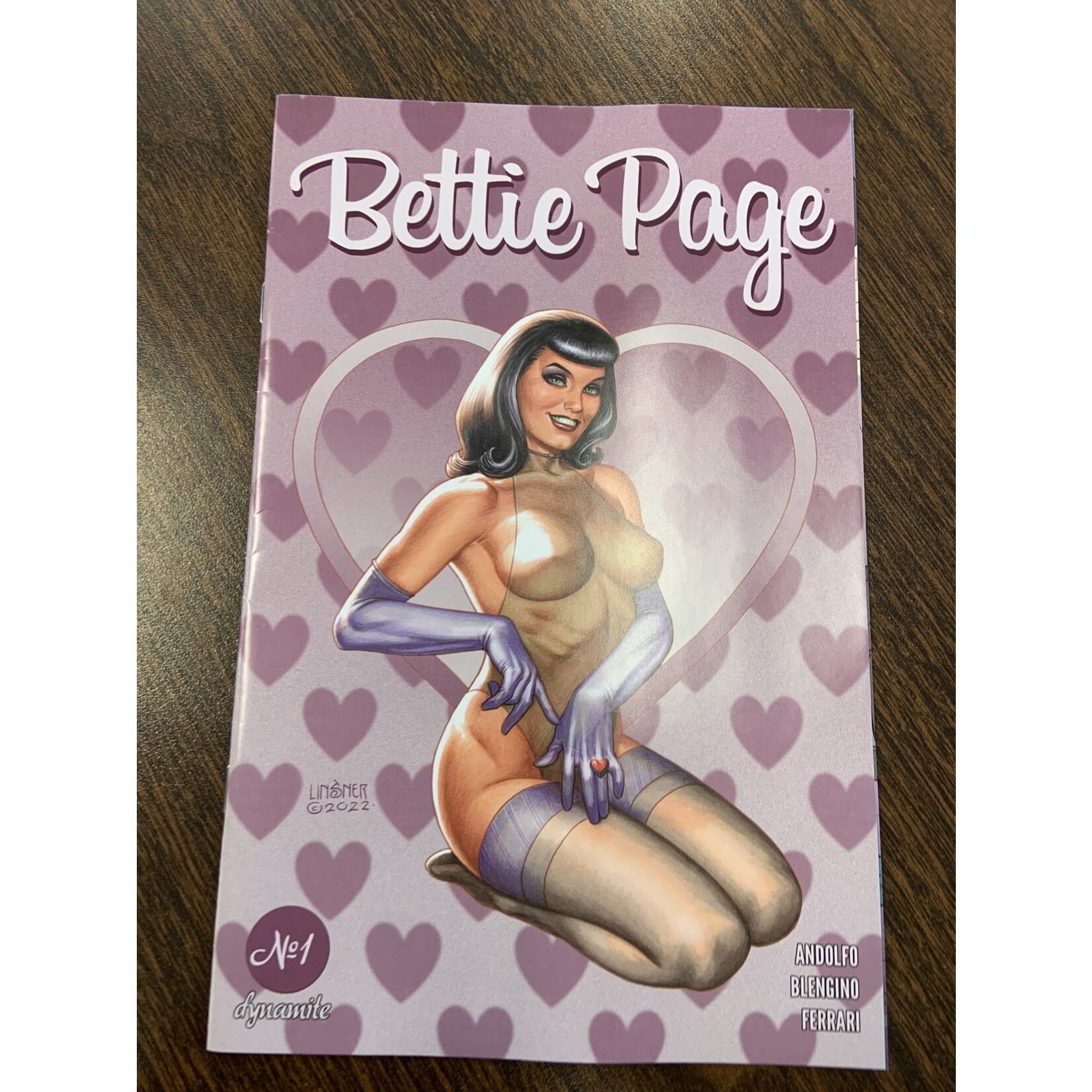 DYNAMITE Bettie Page 2023 #1 Cvr A Linsner
