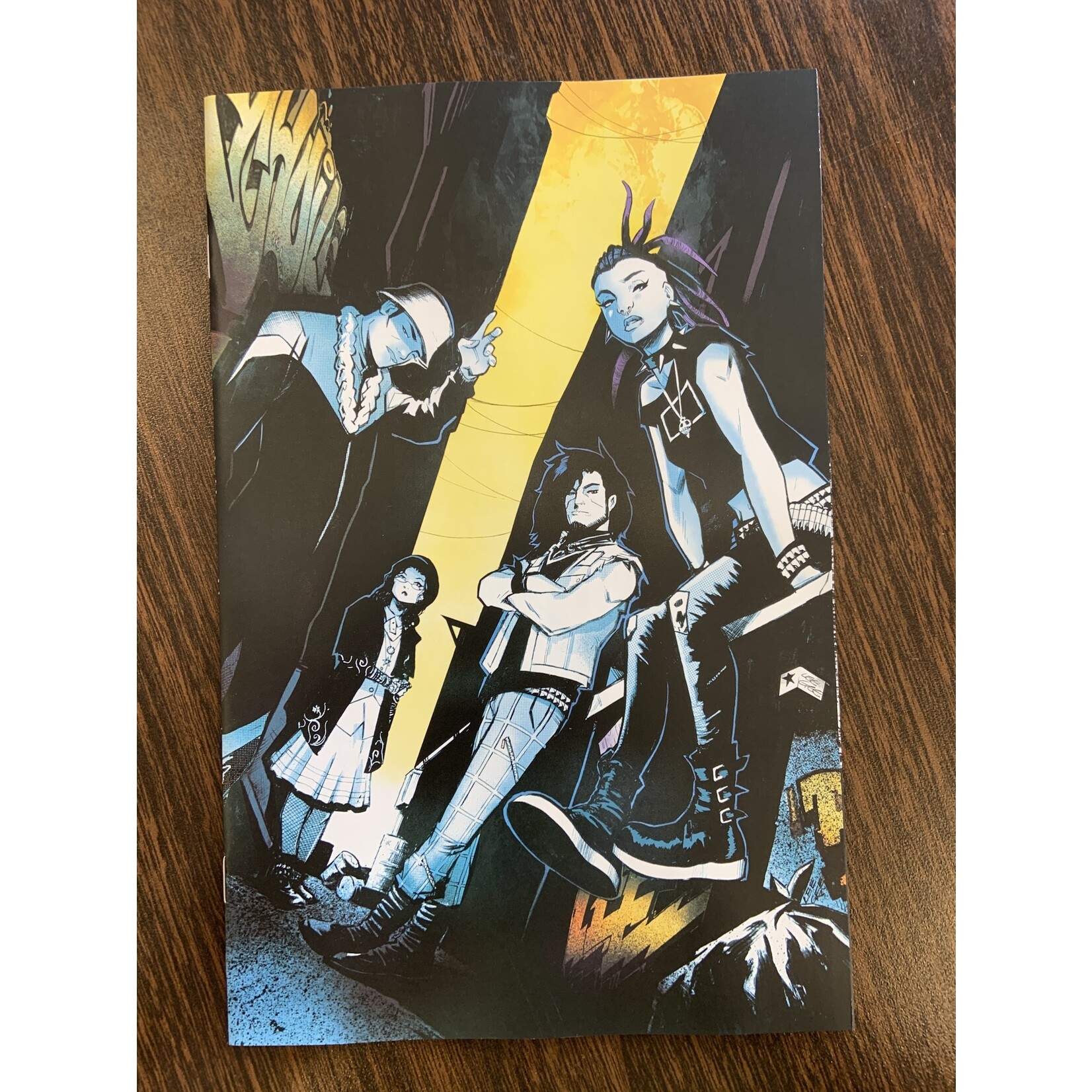BOOM! STUDIOS Sirens Of The City 2023 #1 (Of 6) Cvr E 25 Copy Incv Garbett