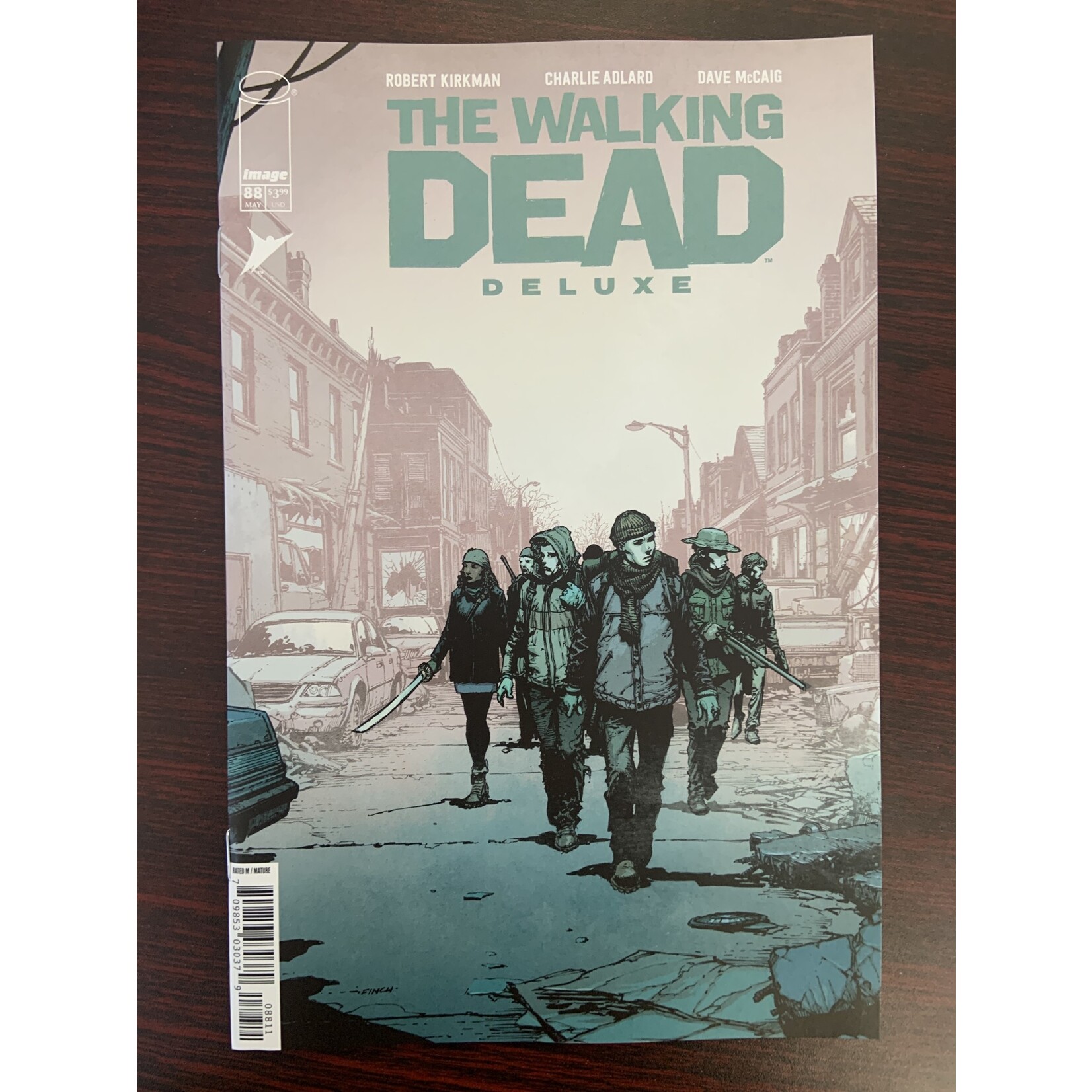 Image Walking Dead Dlx 2020 #88 Cvr A Finch & Mccaig (Mr)