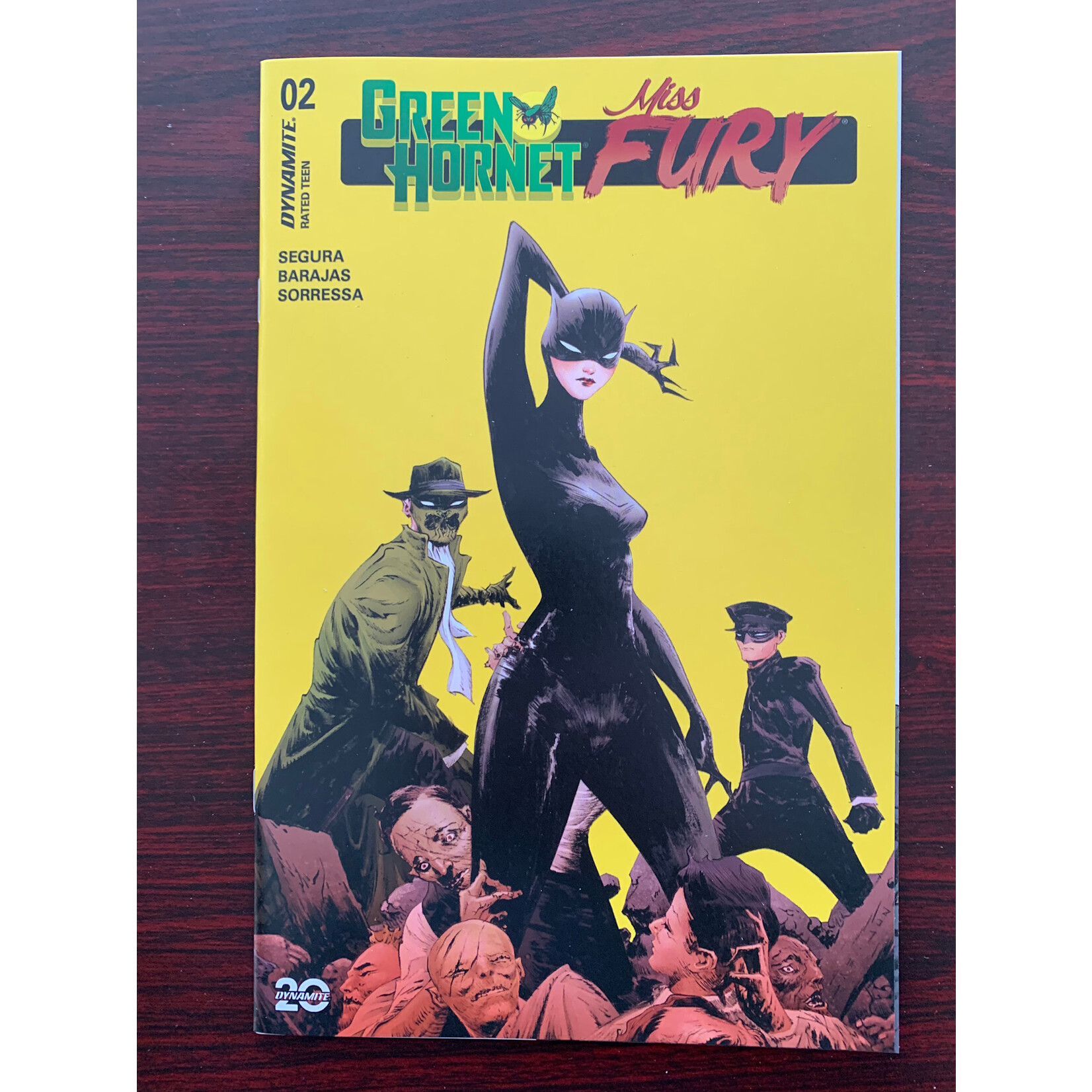 DYNAMITE Green Hornet Miss Fury 2025 #2 Cvr B Lee & Chung