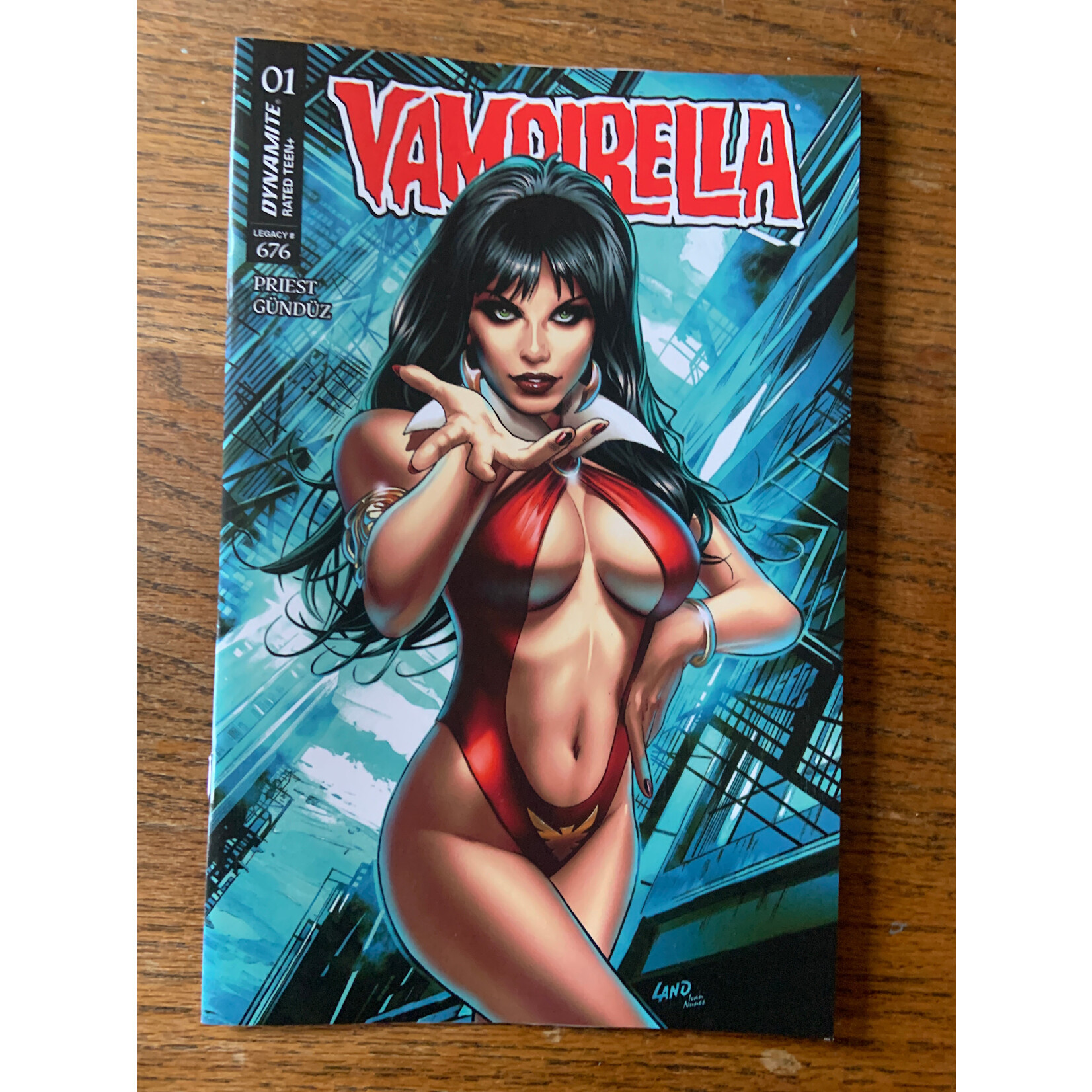 DYNAMITE Vampirella (2025) 2025 #1 Cvr B Land