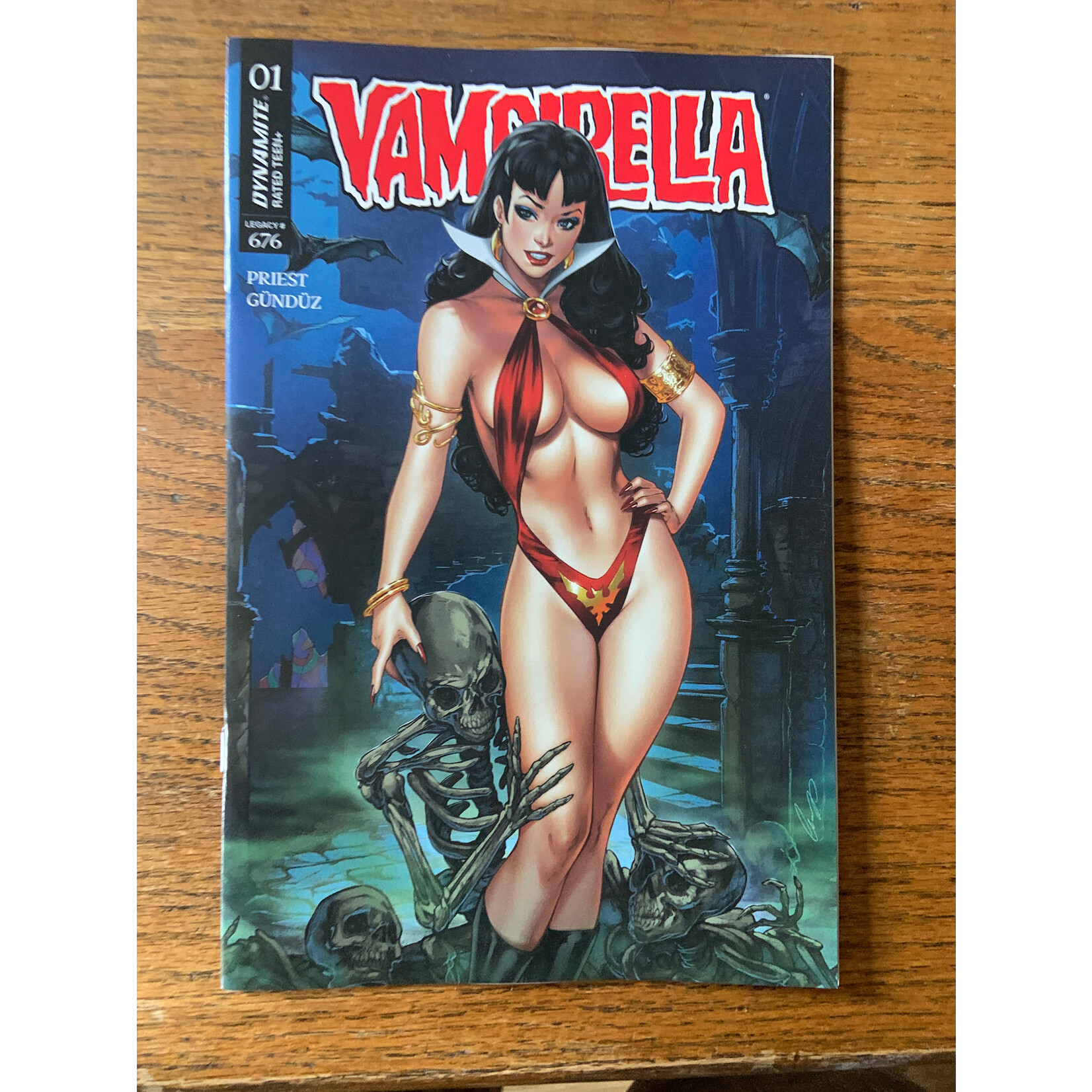 DYNAMITE Vampirella (2025) 2025 #1 Cvr D Chatzoudis