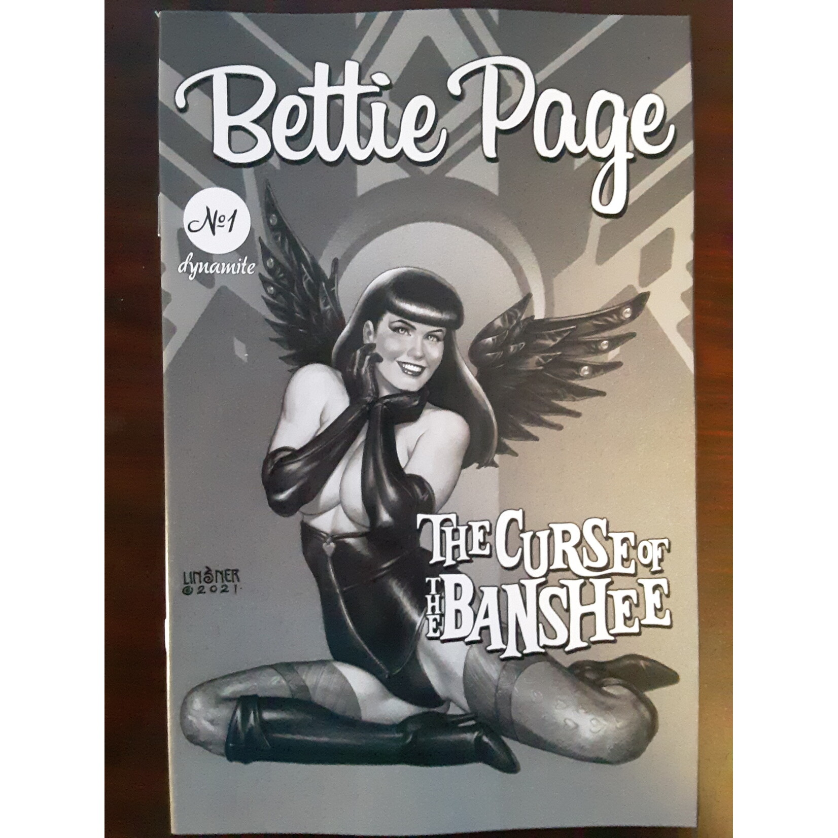 DYNAMITE Bettie Page & Curse Of The Banshee 2021 #1 50 Copy Linsner B&W In