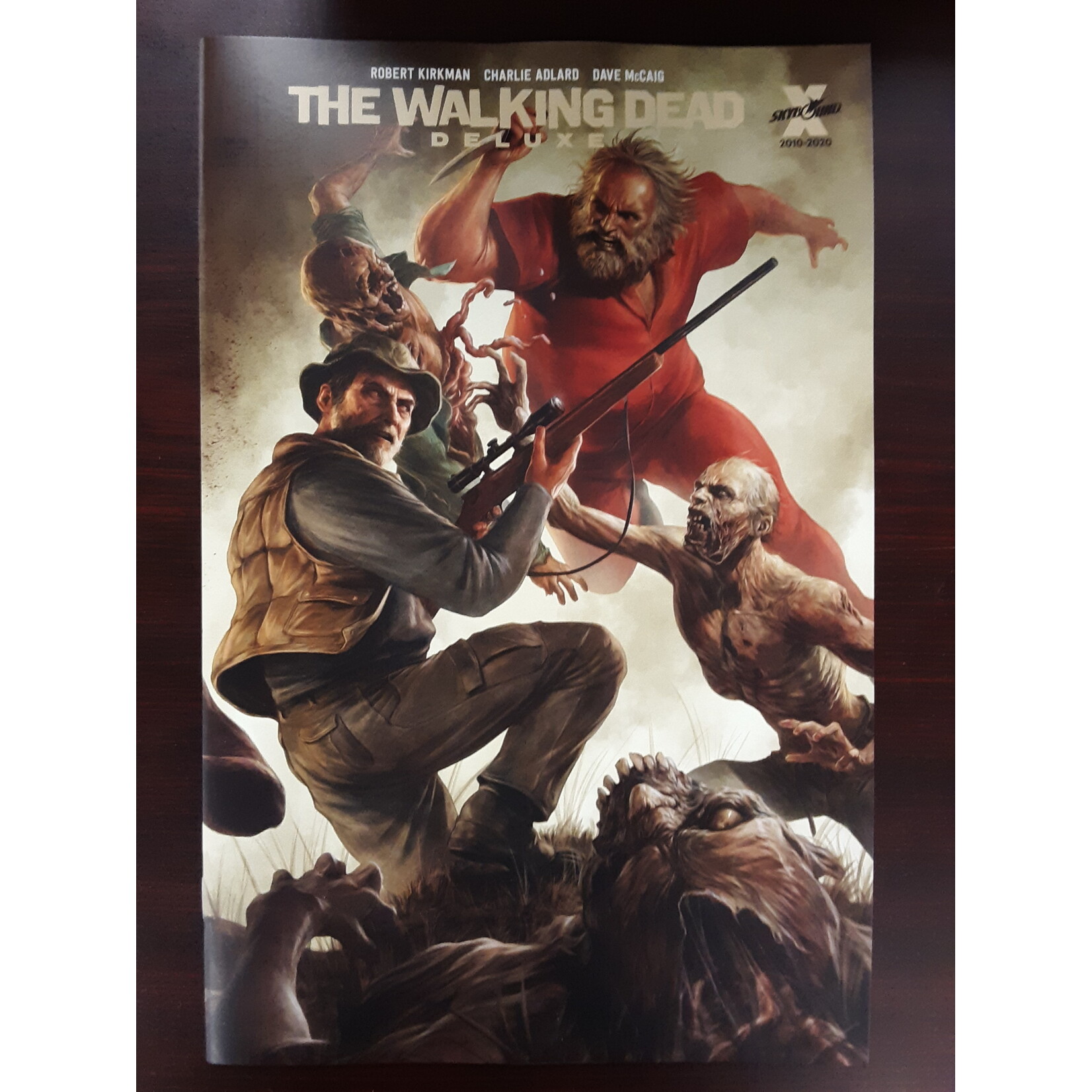 IMAGE COMICS Walking Dead Dlx 2020 #16 Cvr C Rapoza (Mr)