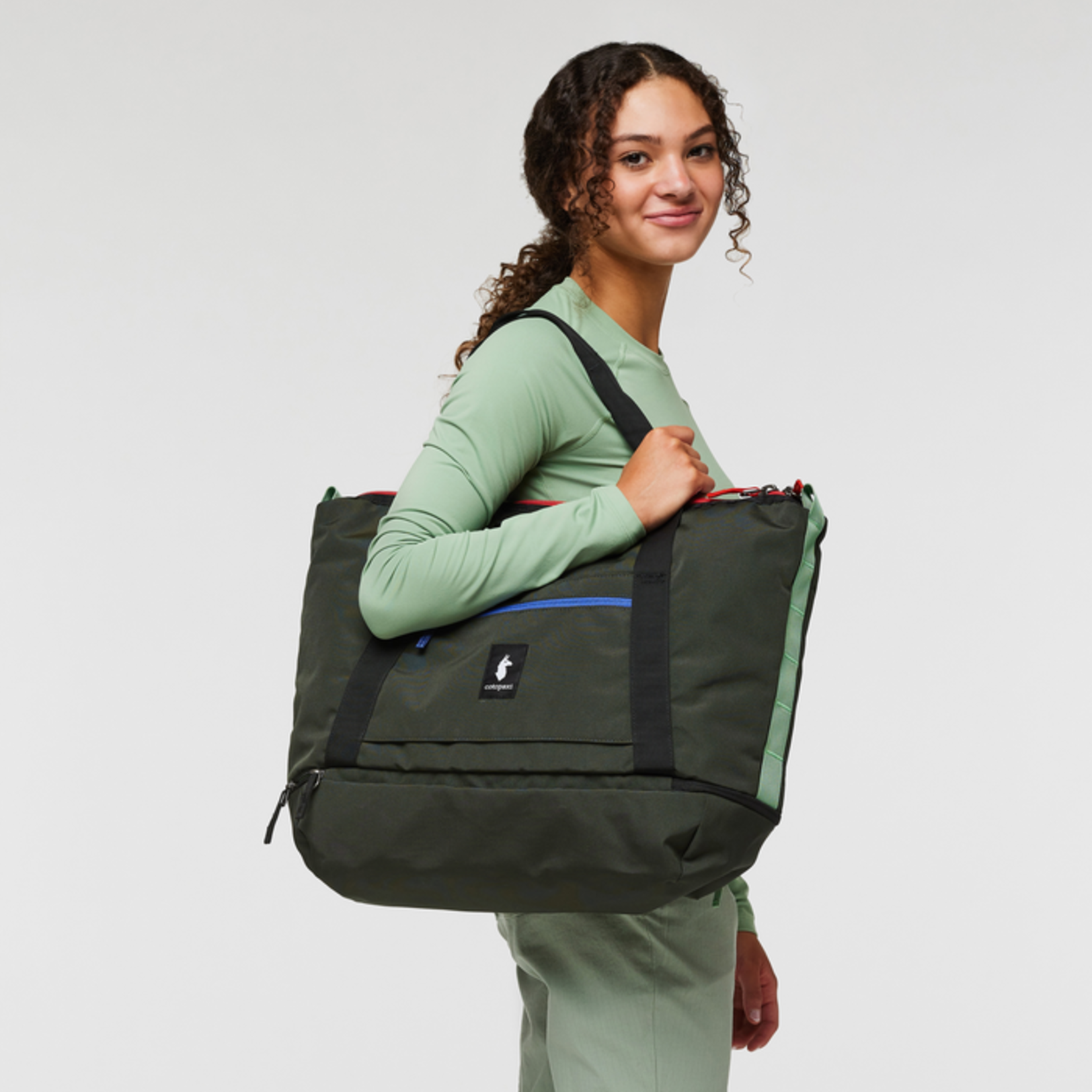 Cotopaxi Viaje 35L Weekender Bag