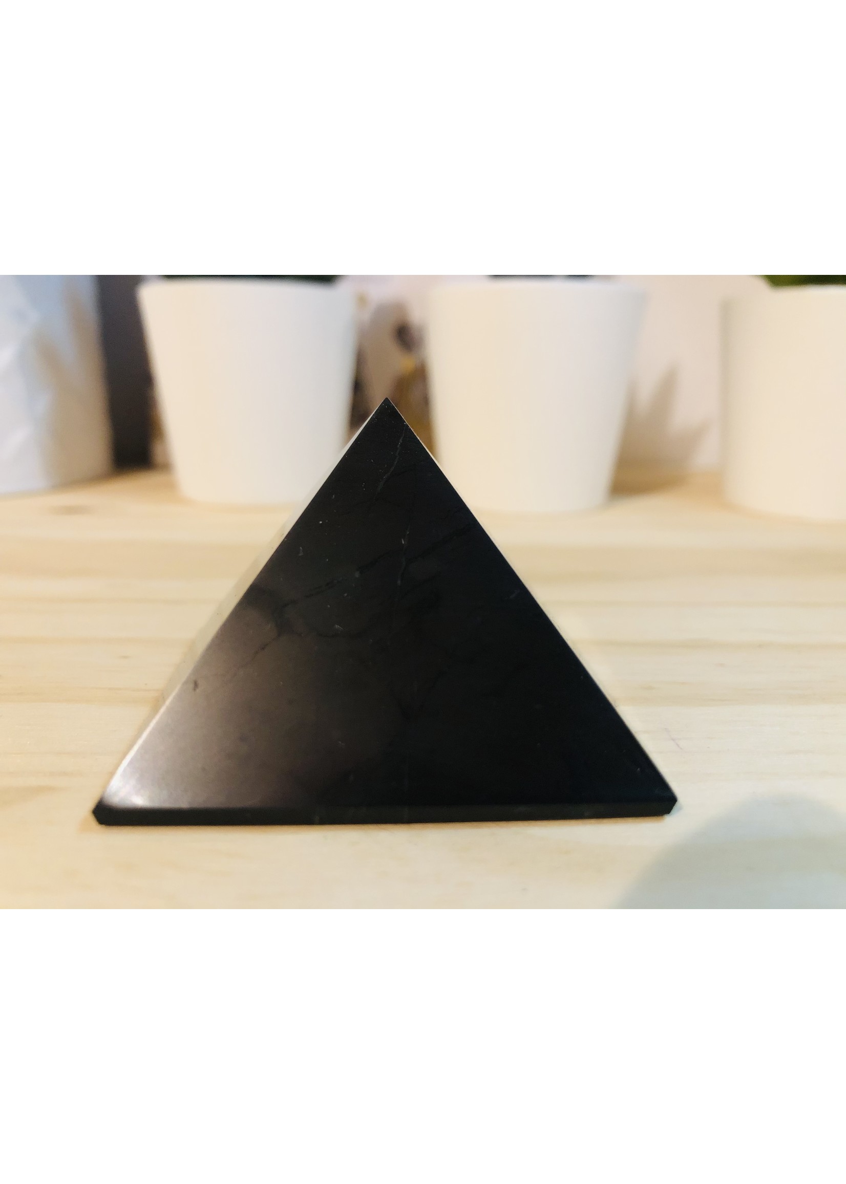 pyramide shungite 50mm-polie