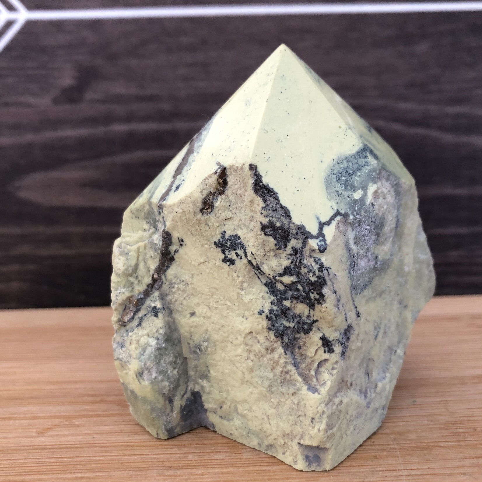 serpentine verte polie et brute, serpentine naturelle brésilienne avec pyrite, pointe de cristal, pierre contre la migraine