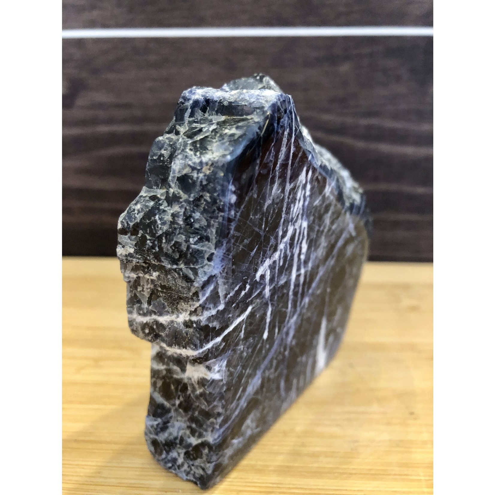 sodalite cut base 302g