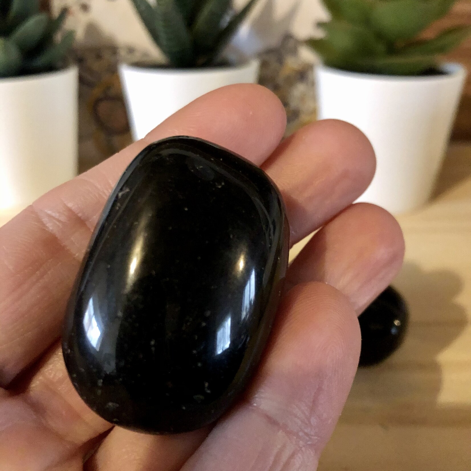black obsidian -palm