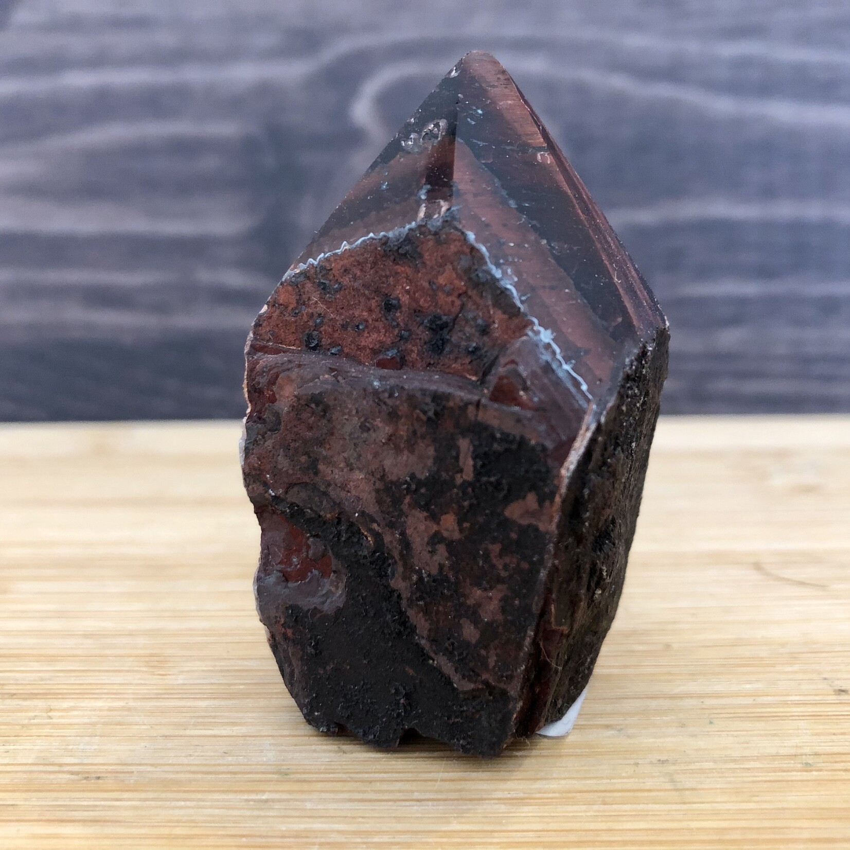 natural red tiger eye polished point, effective against blood disorders, such as anemia, can give physical strength and vitality