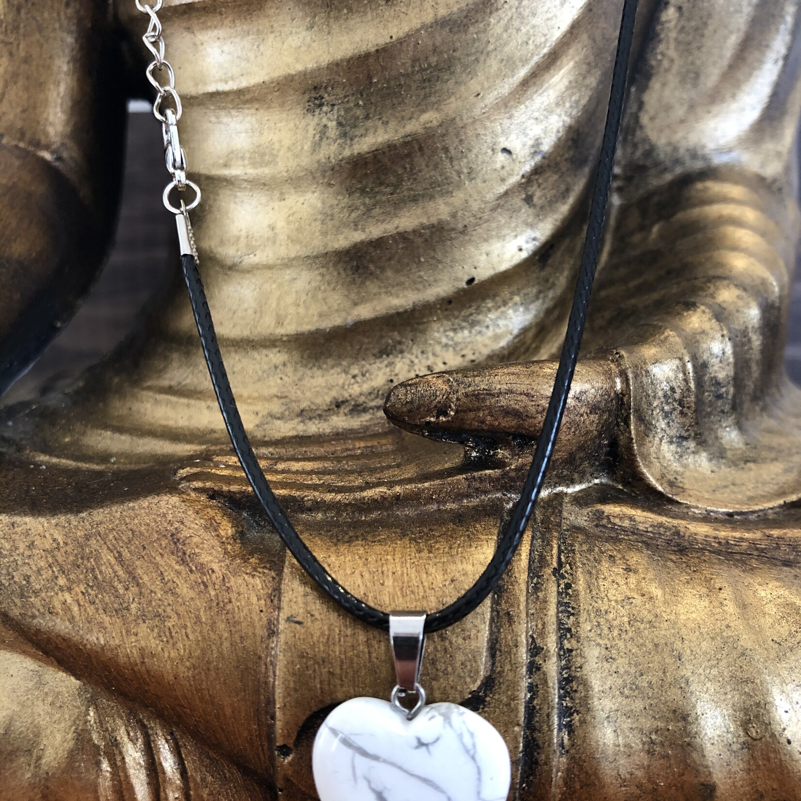 heart necklace howlite