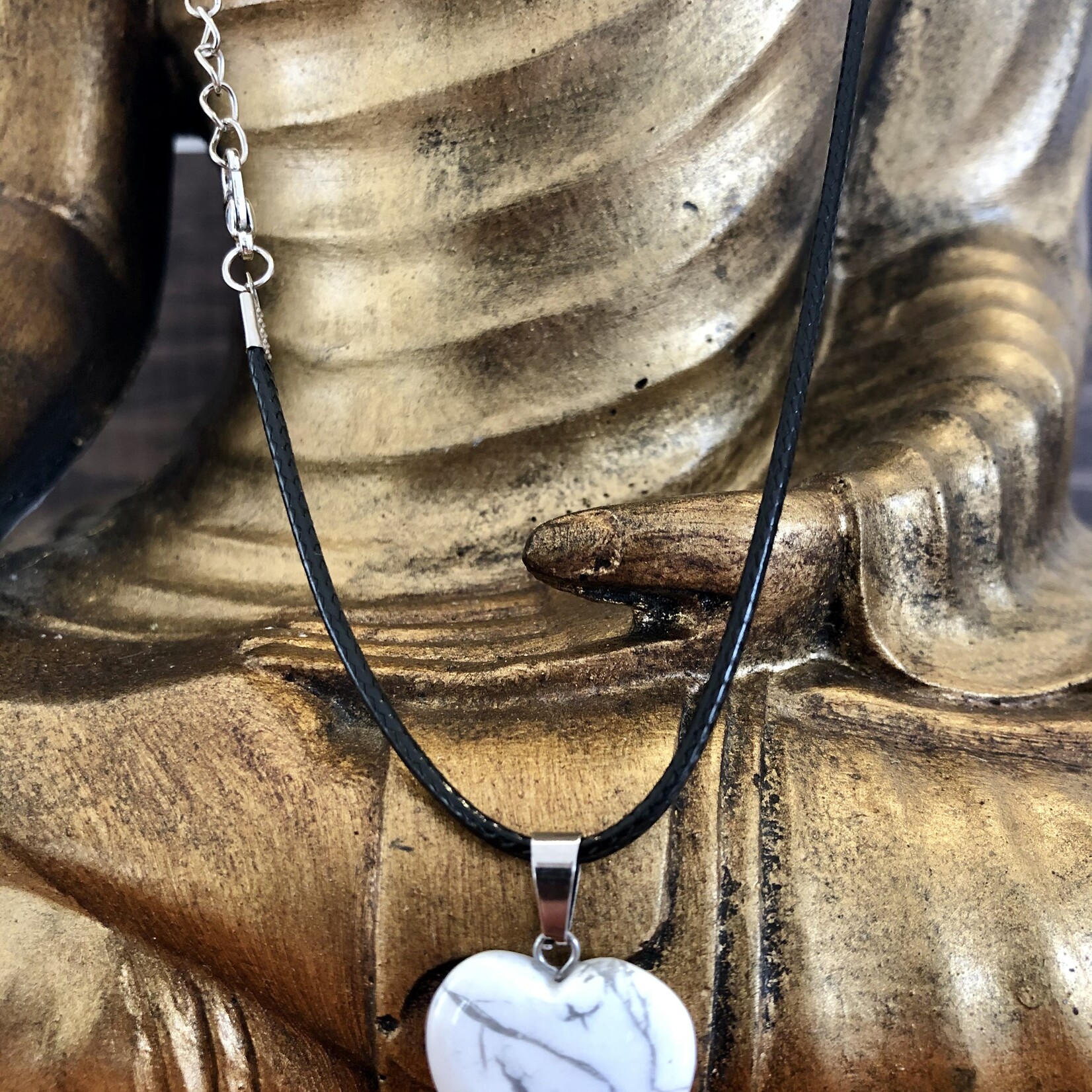 heart necklace howlite
