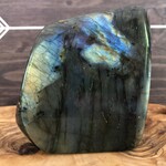 Grande Forme Libre de Labradorite – 801g