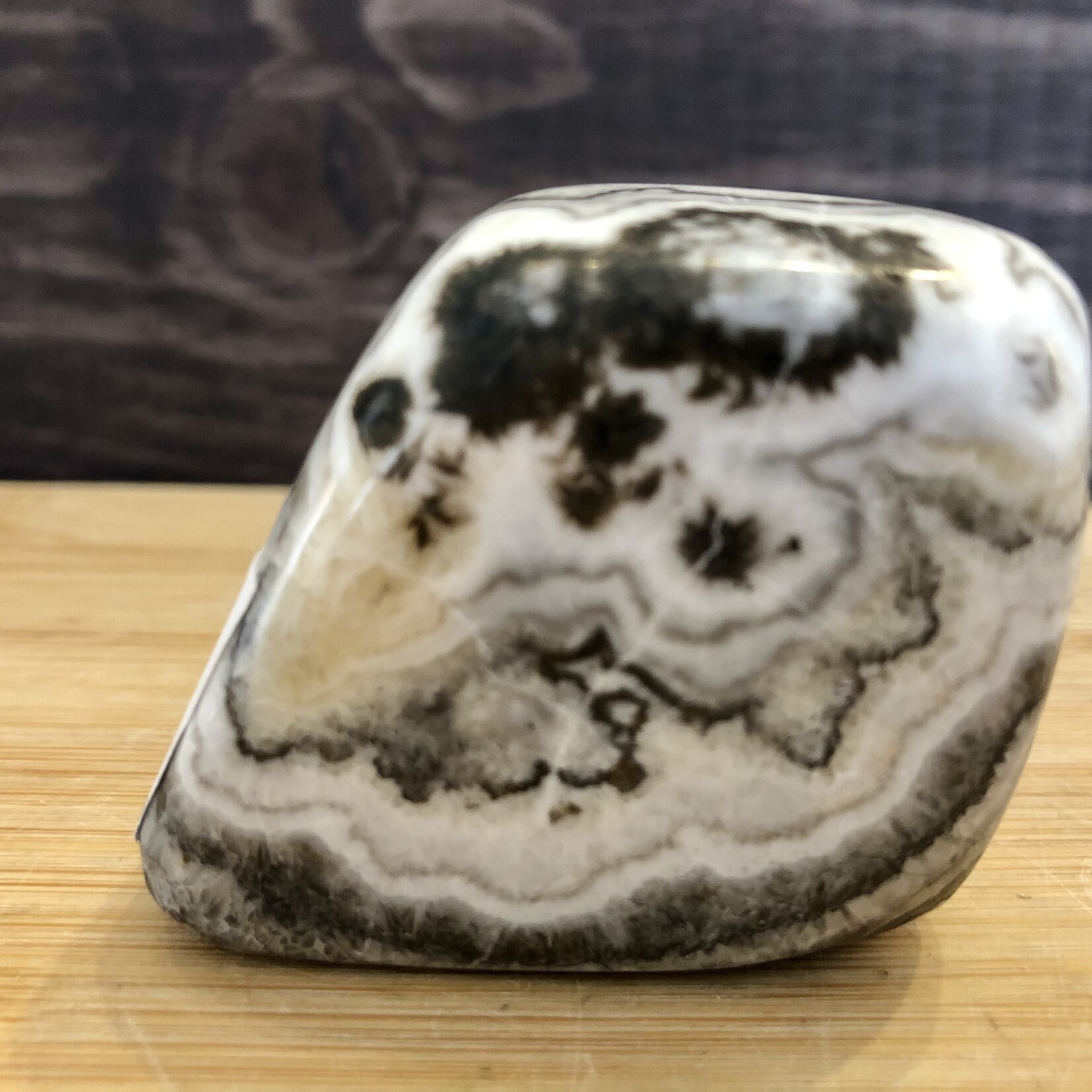 soft tiger calcite polished, zebra calcite, connects the emotions with the intellect