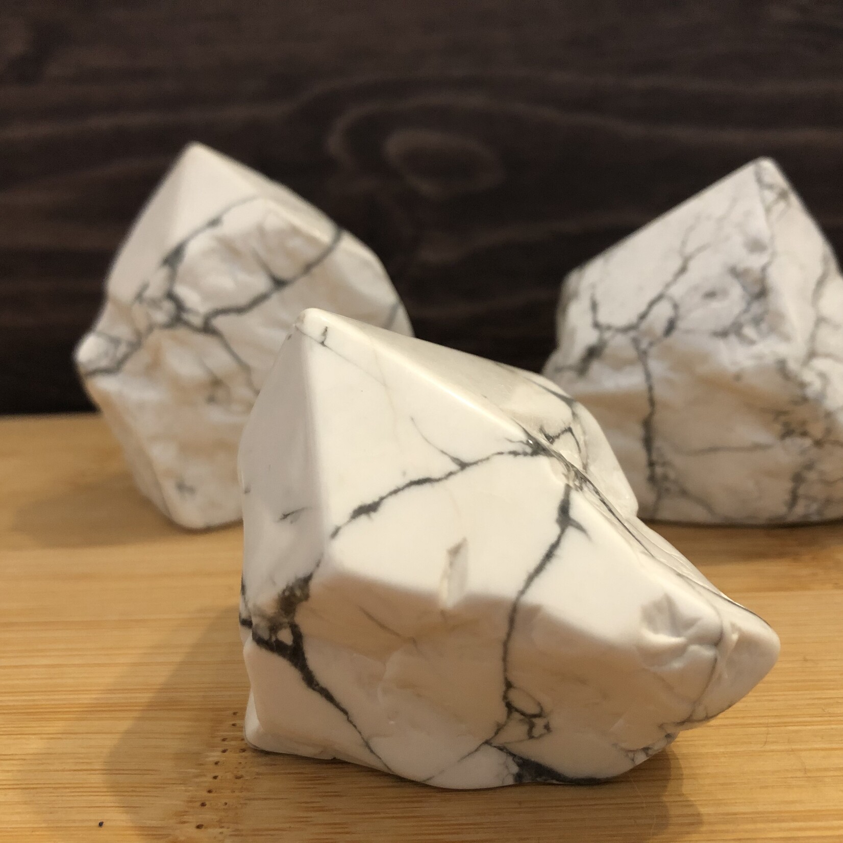 douce pointe de howlite naturelle, howlite blanc pointe polie, vous aide à vous endormir déposée sous l'oreiller pendant l'insomnie
