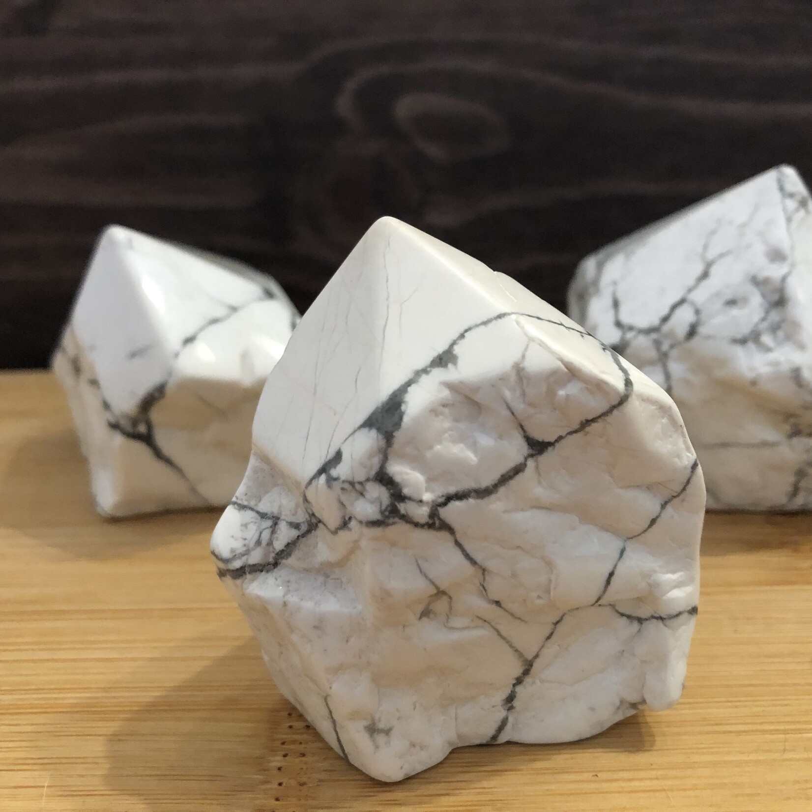 douce pointe de howlite naturelle, howlite blanc pointe polie, vous aide à vous endormir déposée sous l'oreiller pendant l'insomnie