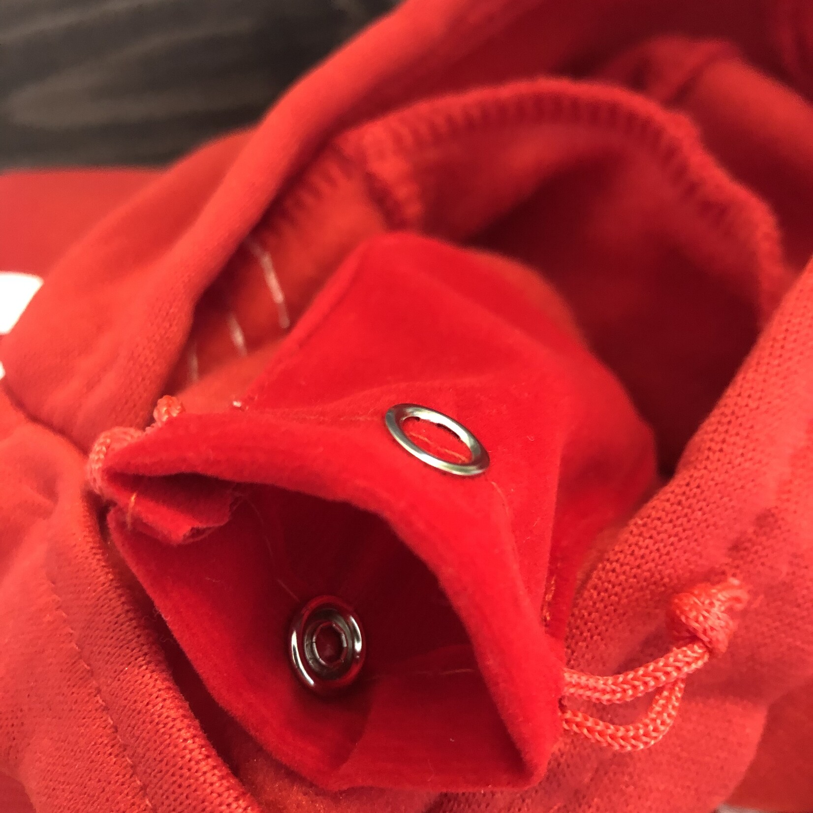 chandail adidog pochette intégrée-rouge-VENTE FINALE