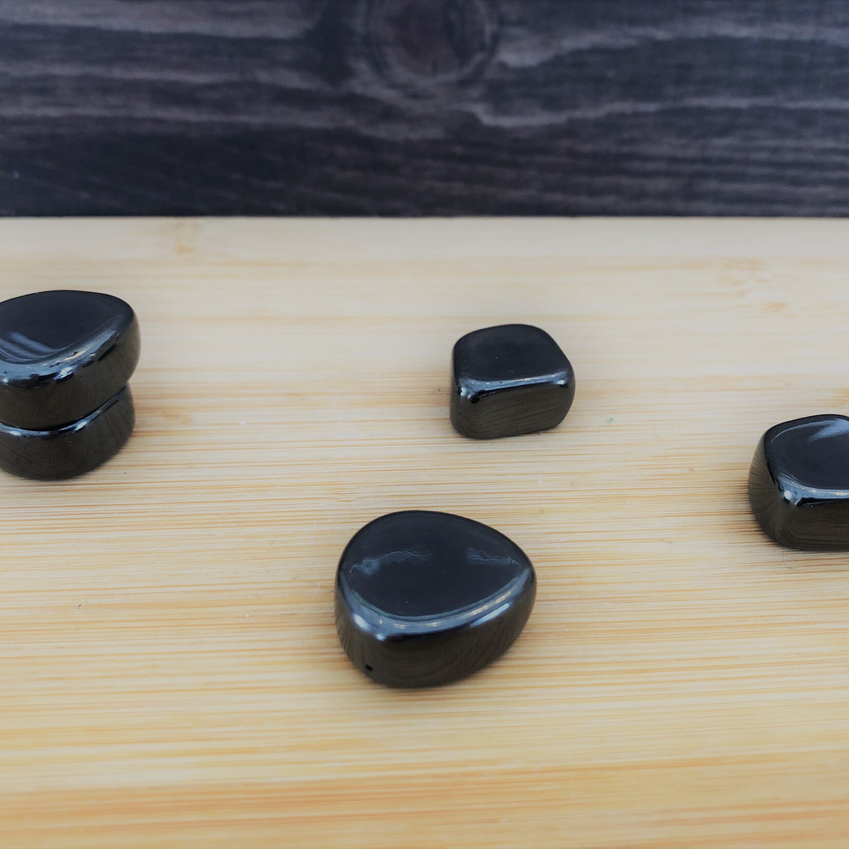 Assortiment de pierres roulées : Jaspe, Quartz, Améthyste, Pyrite, Pierre de Lave, Rubellite, Agate, Jaspe Jaune, Aventurine Rose