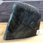 Forme Libre de Labradorite avec Reflets Bleus