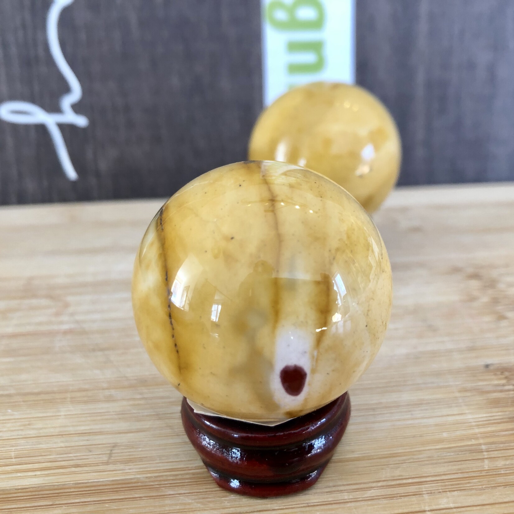 small mookaite jasper sphere, crystal ball mookaite jasper, brings calm and serenity to face the trials and unforeseen events of life